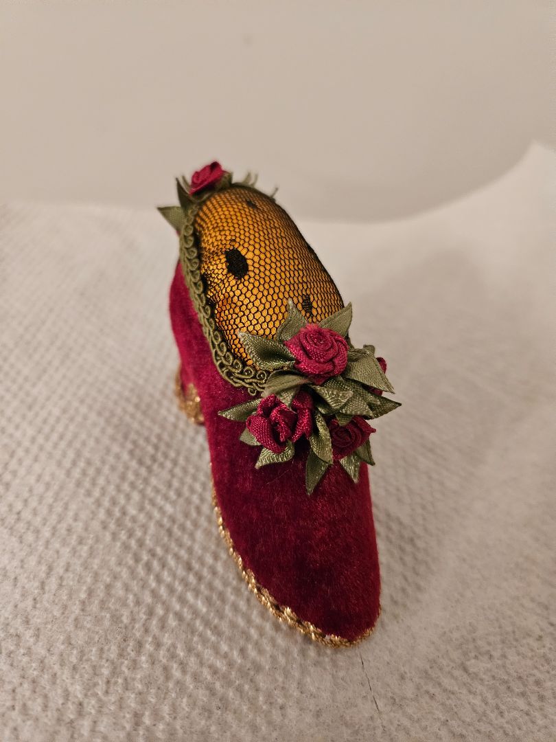 Antique Style Shoe Pin Cushion