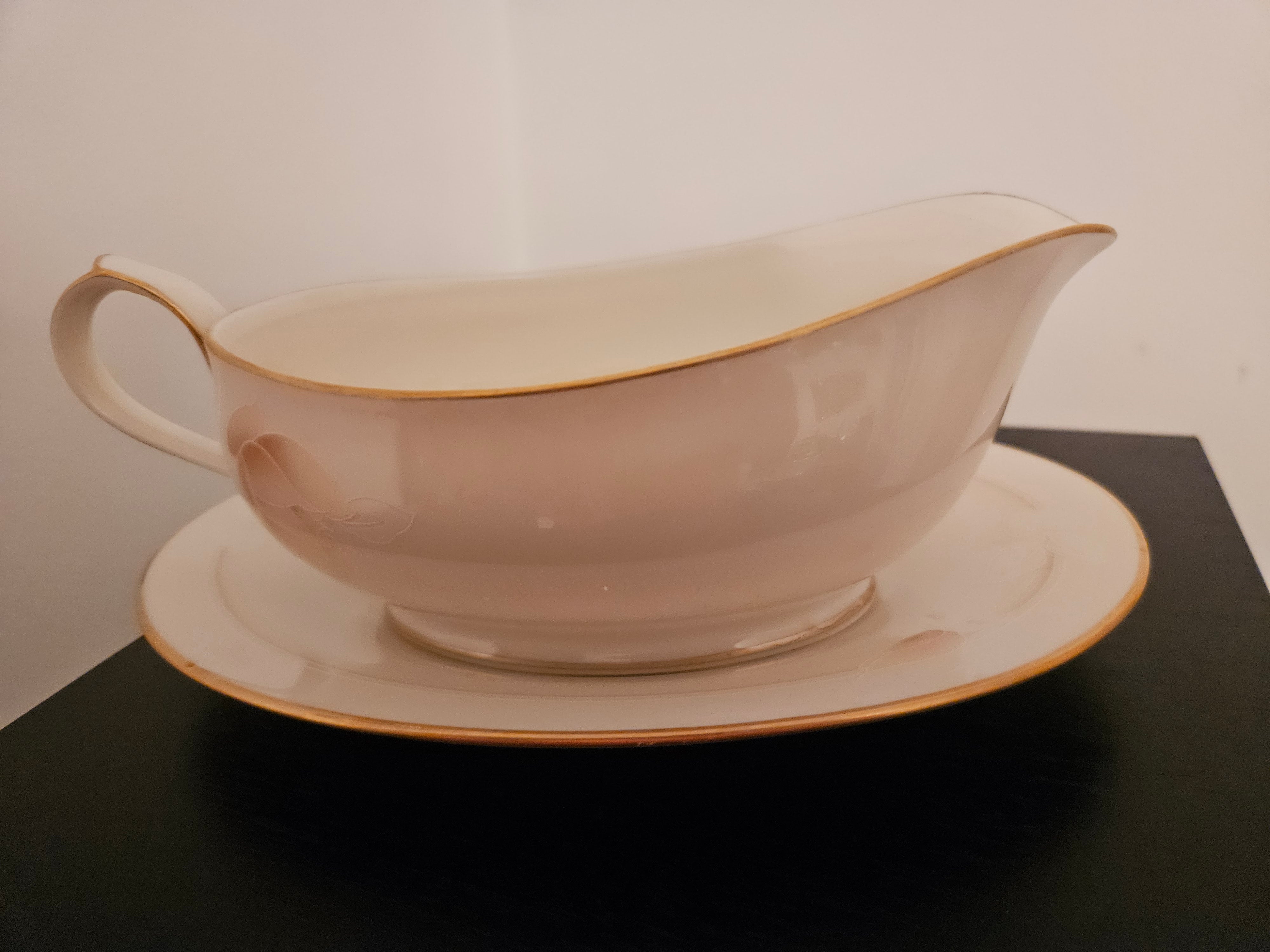 Noritaki Ivory China Gravy Boat & Underplate SET OF 2