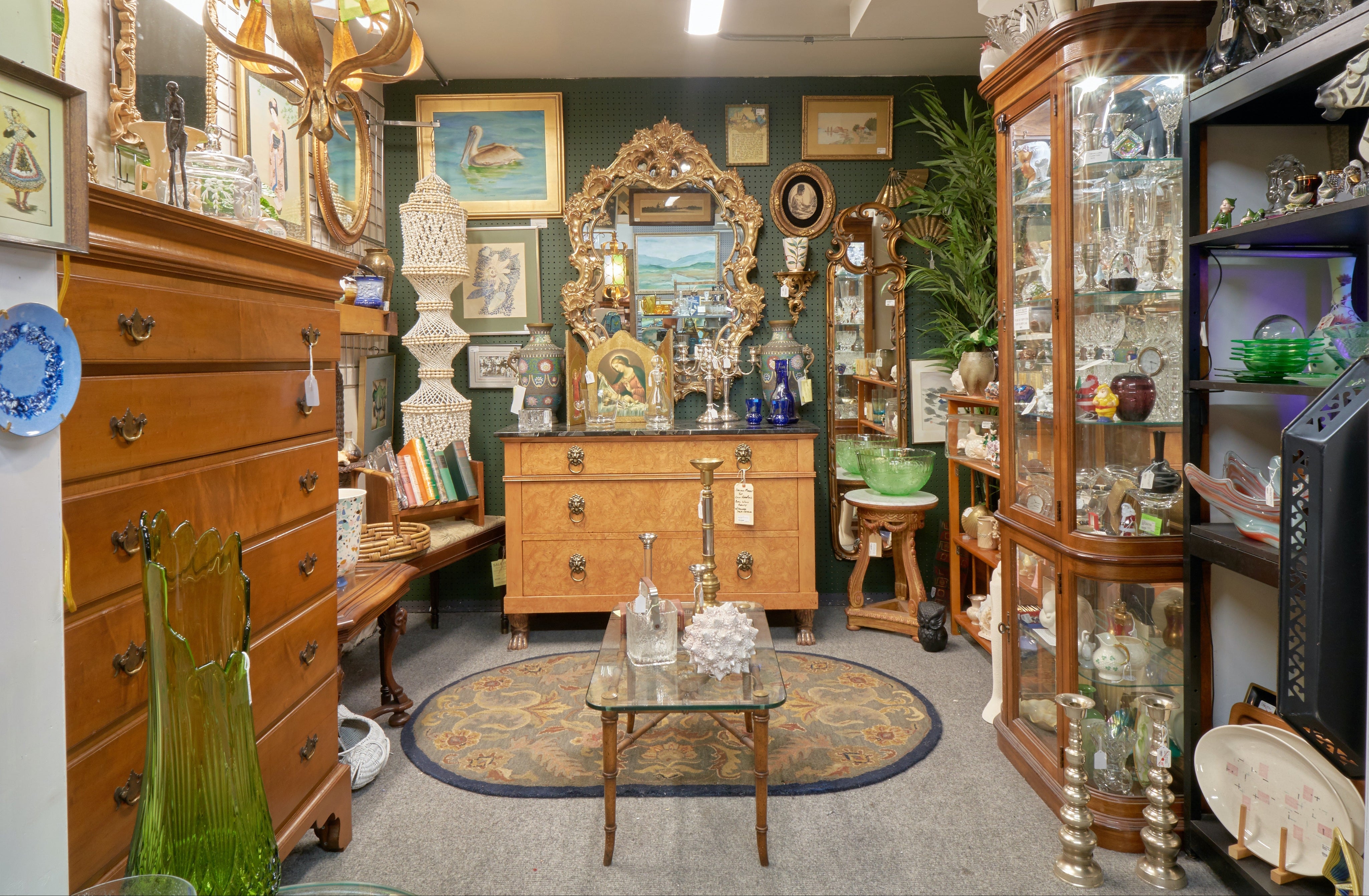 curated vintage booth at jackson square collective | curated marketplace for vintage, home décor, boutique fashion, gifts, and artisan collections. Multivendor vintage and antique mall in La Grange Park, IL 