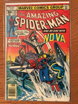 1977 MARVEL The Amazing Spider-Man #171 Side by Side with NOVA