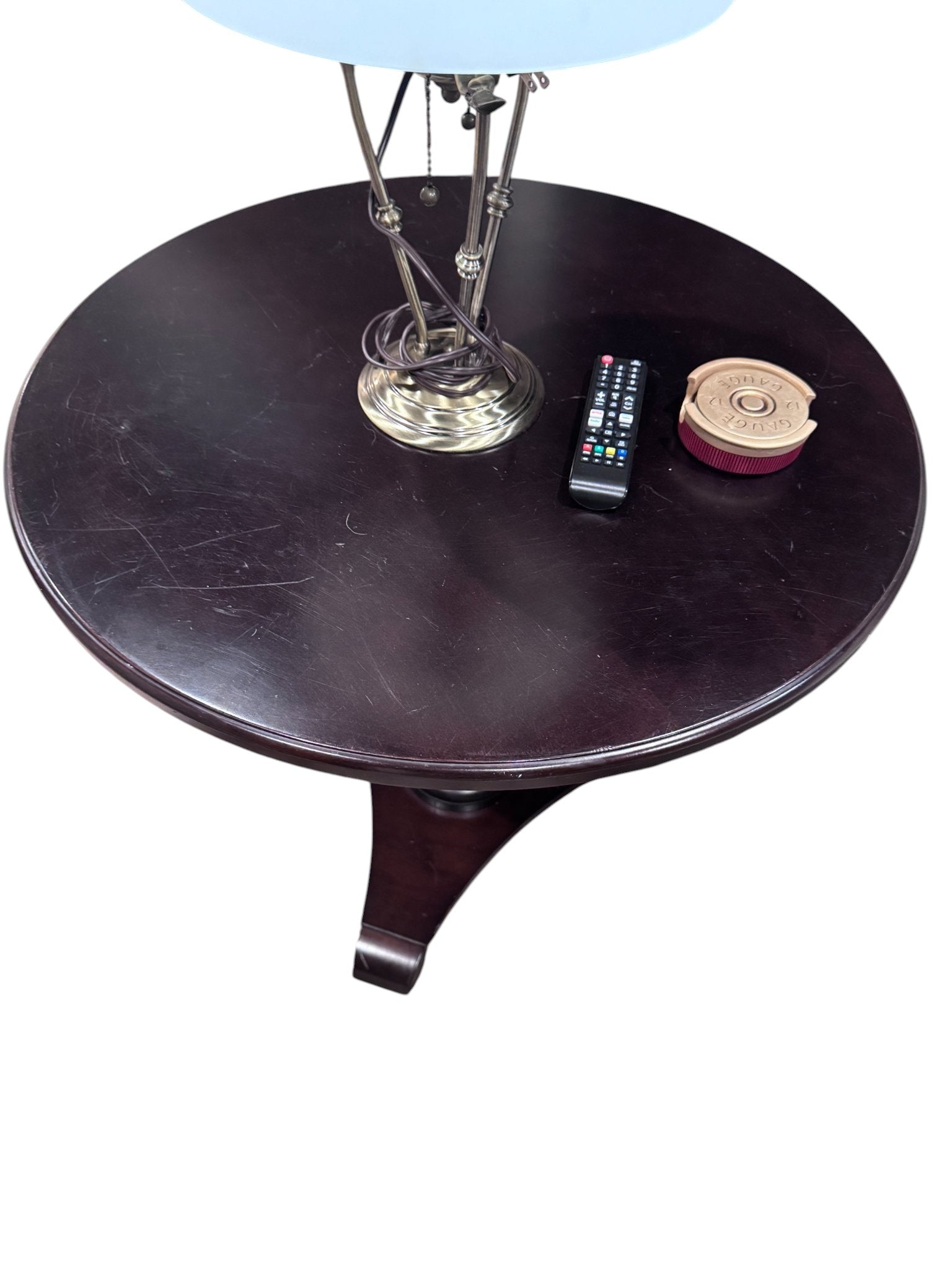 6a045da053ae580b1a9e5fba_top-of-wooden-end-table-with-round-top_1782298944243.jpg