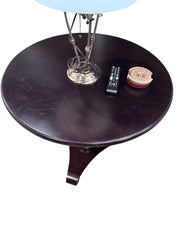 6a045da053ae580b1a9e5fba_top-of-wooden-end-table-with-round-top_1782298944243.jpg