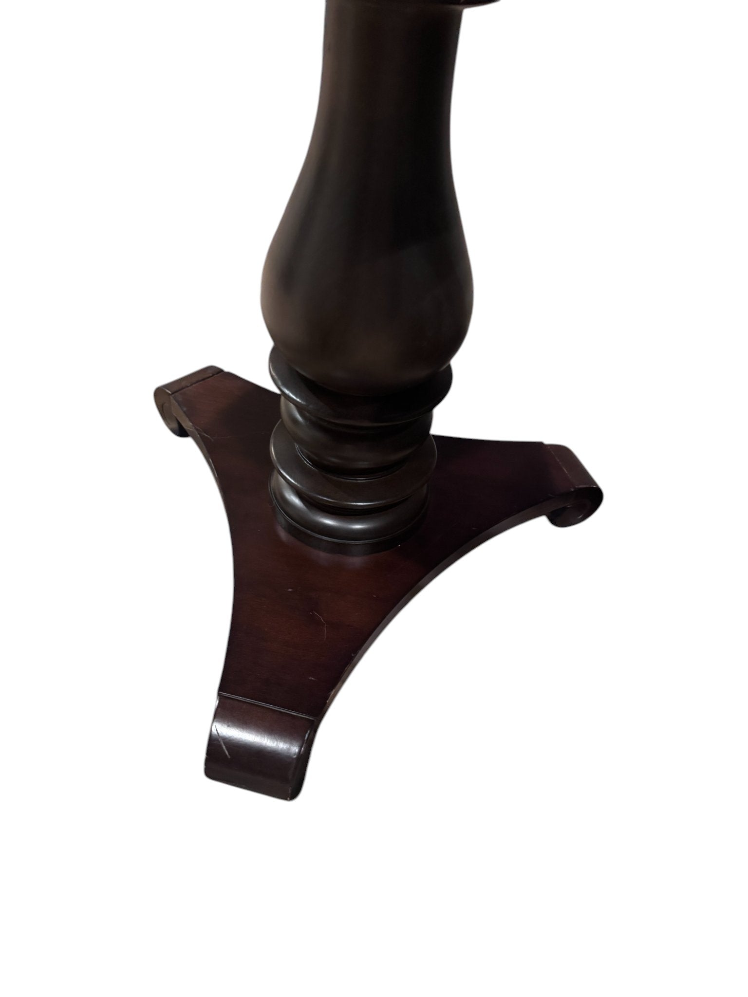 6a045da053ae580b1a9e5fba_wooden-end-tabel-with-round-top-_1782298941812.jpg