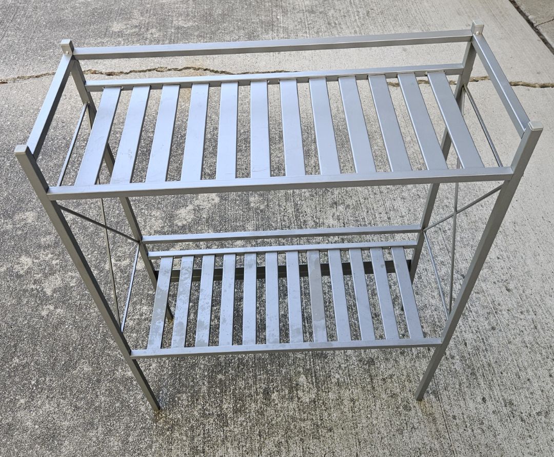 Aluminum shelving unit