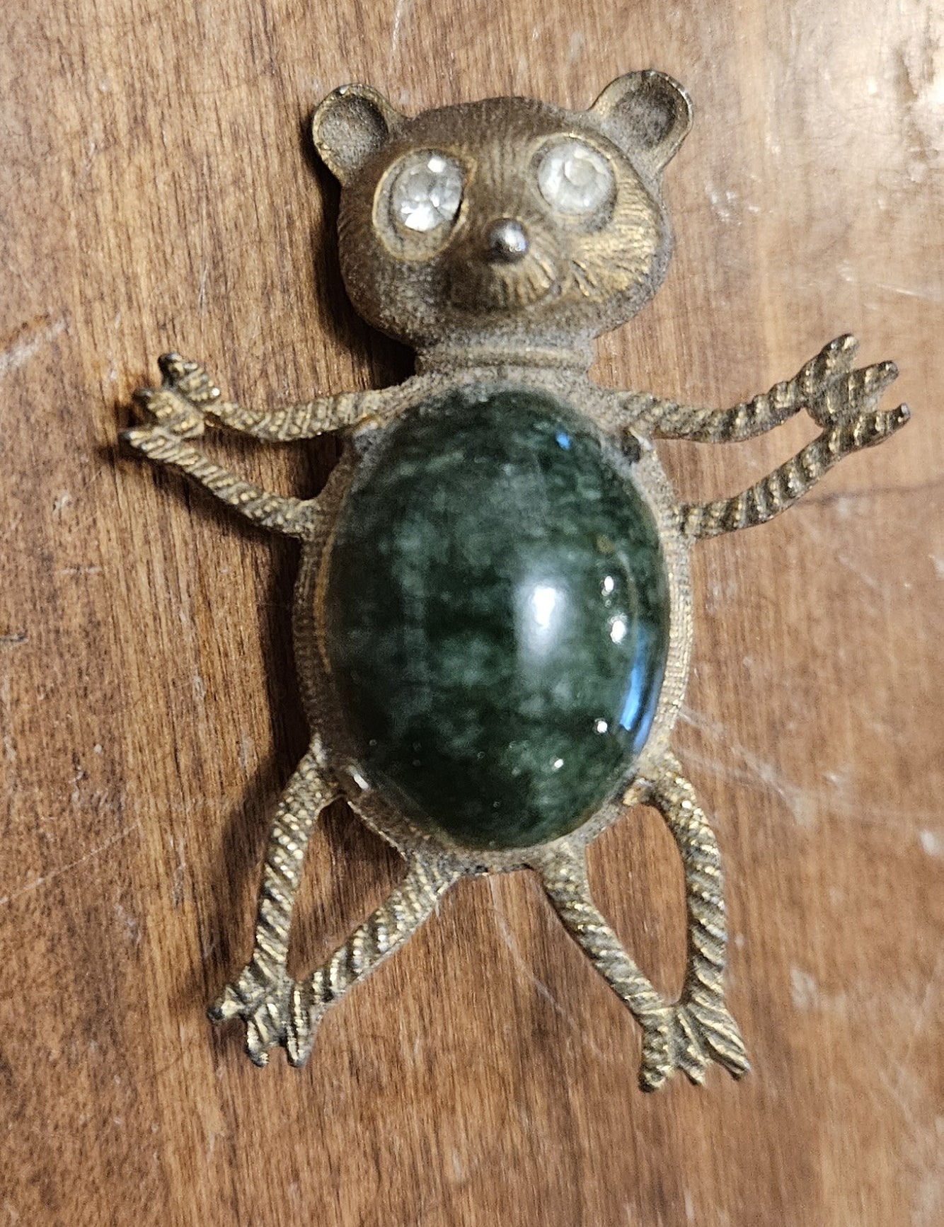Bear_20_20Pin_20with_20Rhinestone_20eyes_20and_20green_20belly.jpg
