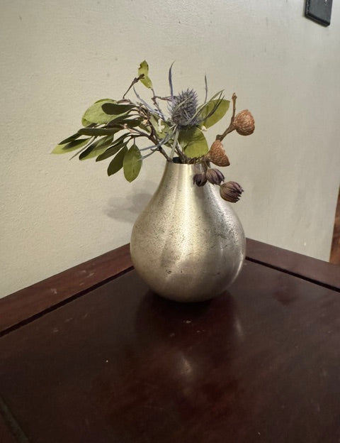 Brass_20Vase_20with_20Dried_20Floral_2001.jpg