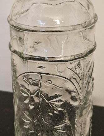 Glass_20bottles_20with_20grapes.jpg