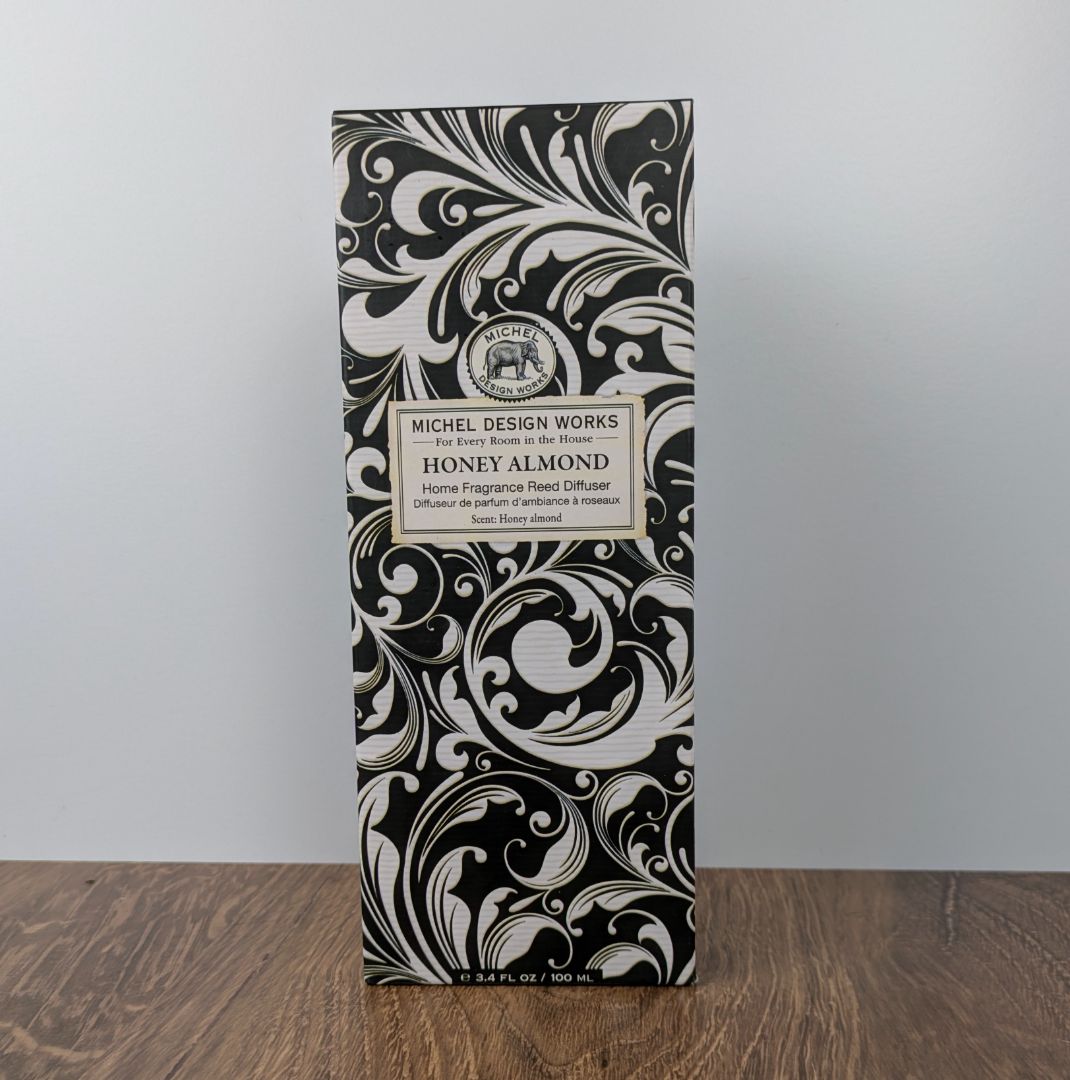 HoneyAlmondHomeReedDiffuserFront.jpg