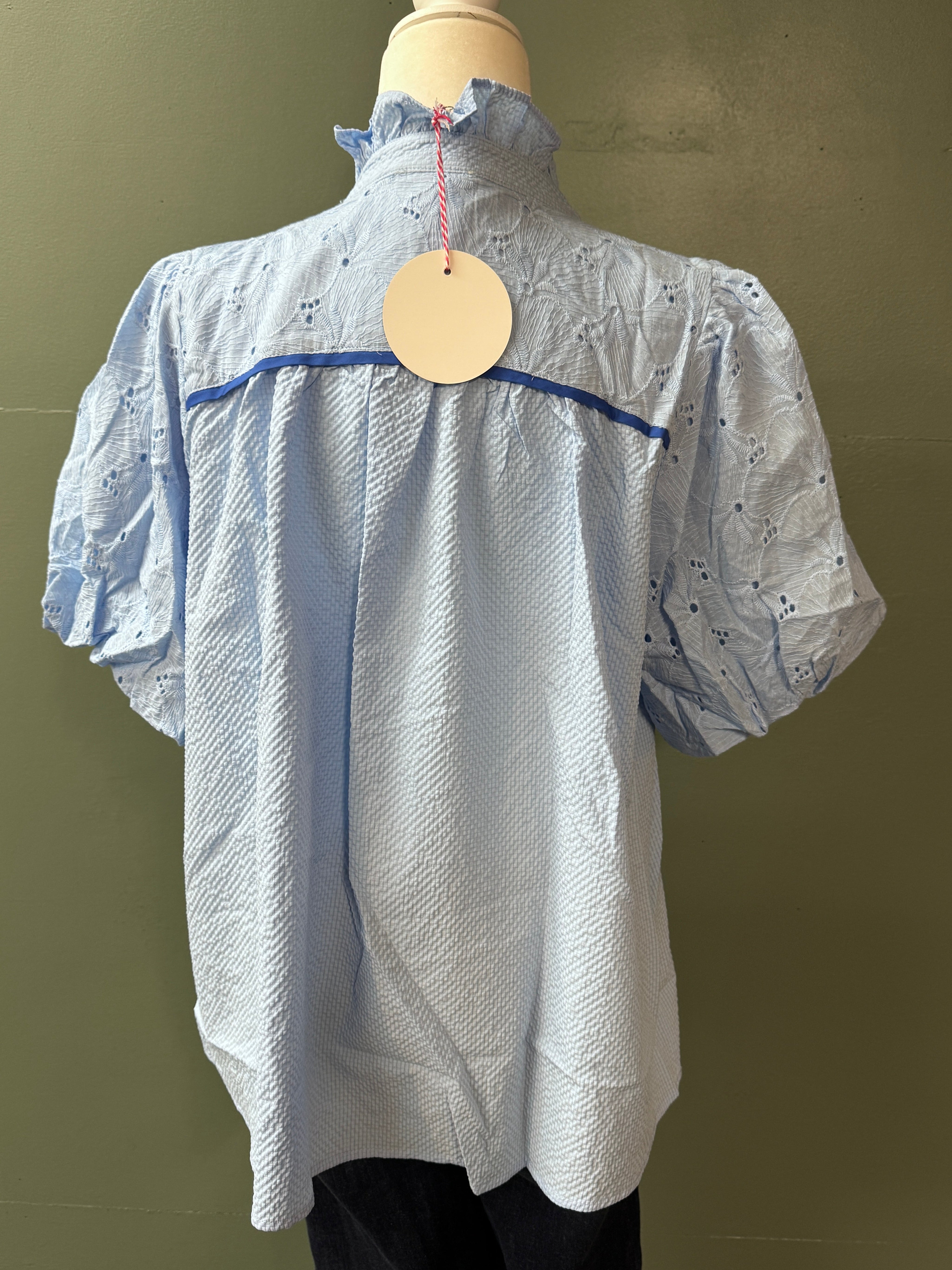 Eyelet Puff Sleeve Contrast Trim Top