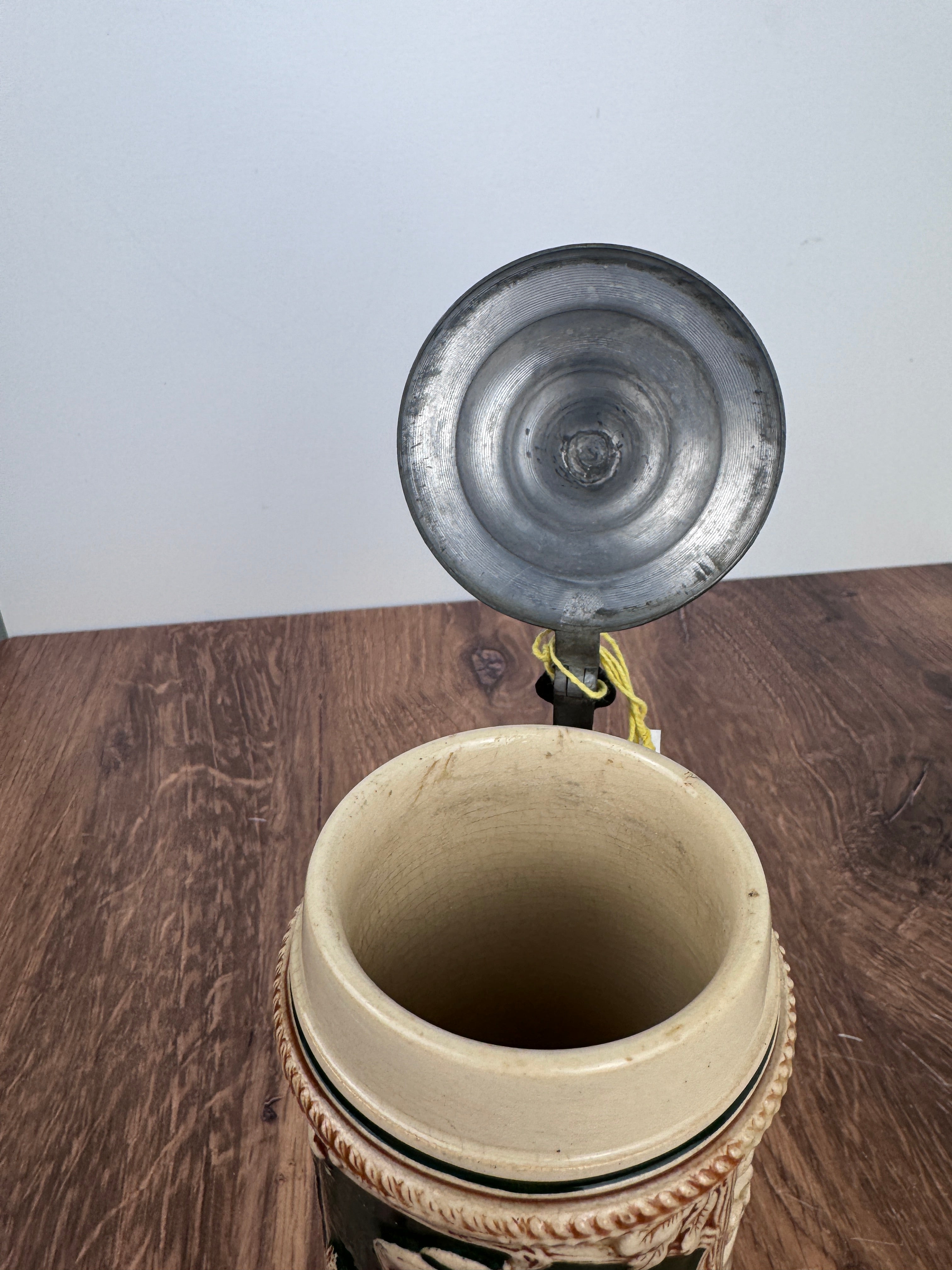 Vintage Stein - Ein Frischer Trunk in Froher Stund (Damaged)