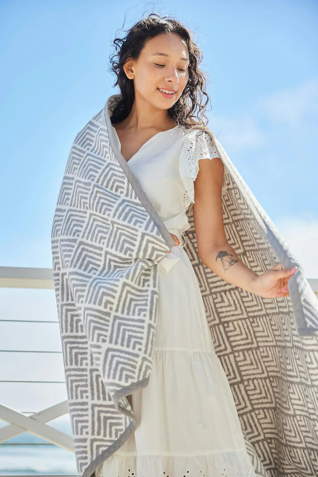 Oyster Cove Diamond Grey Blanket