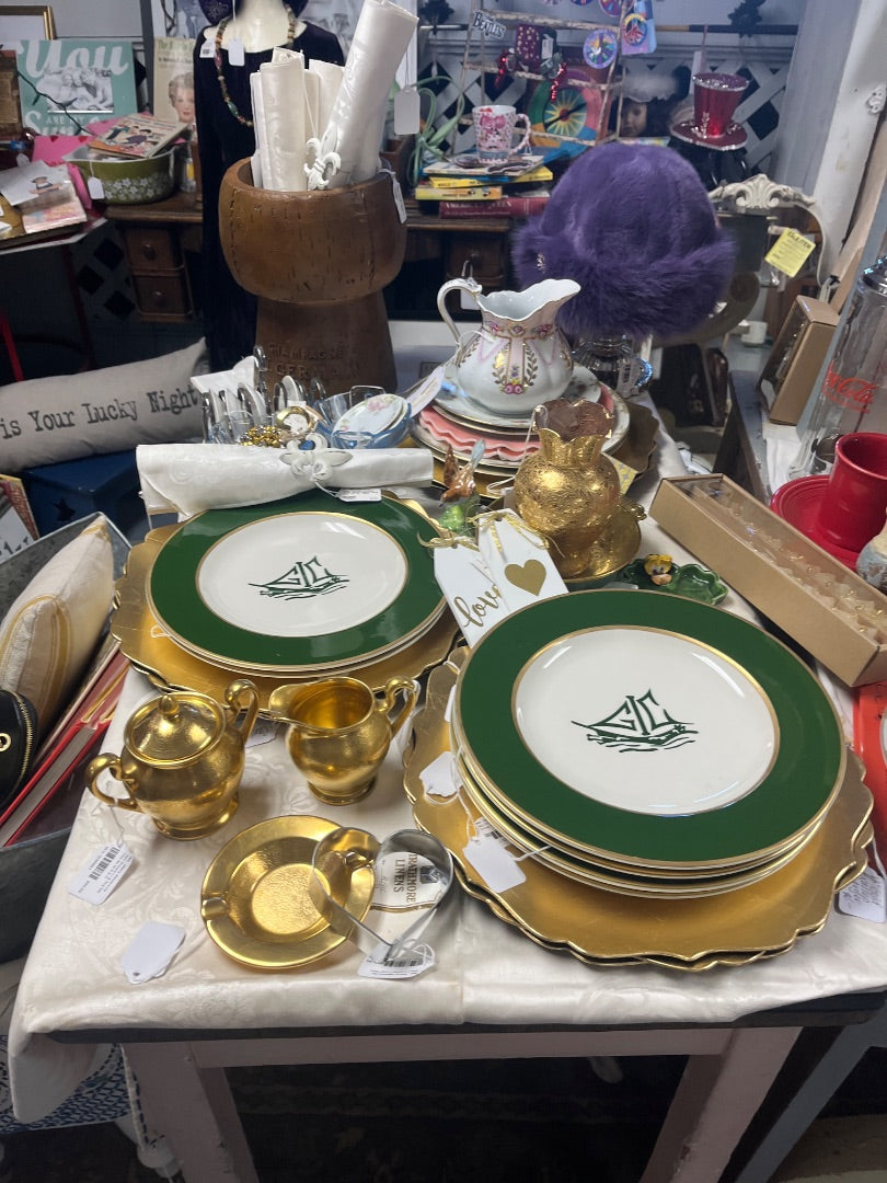 Gold Scalloped Plate Charger - New
