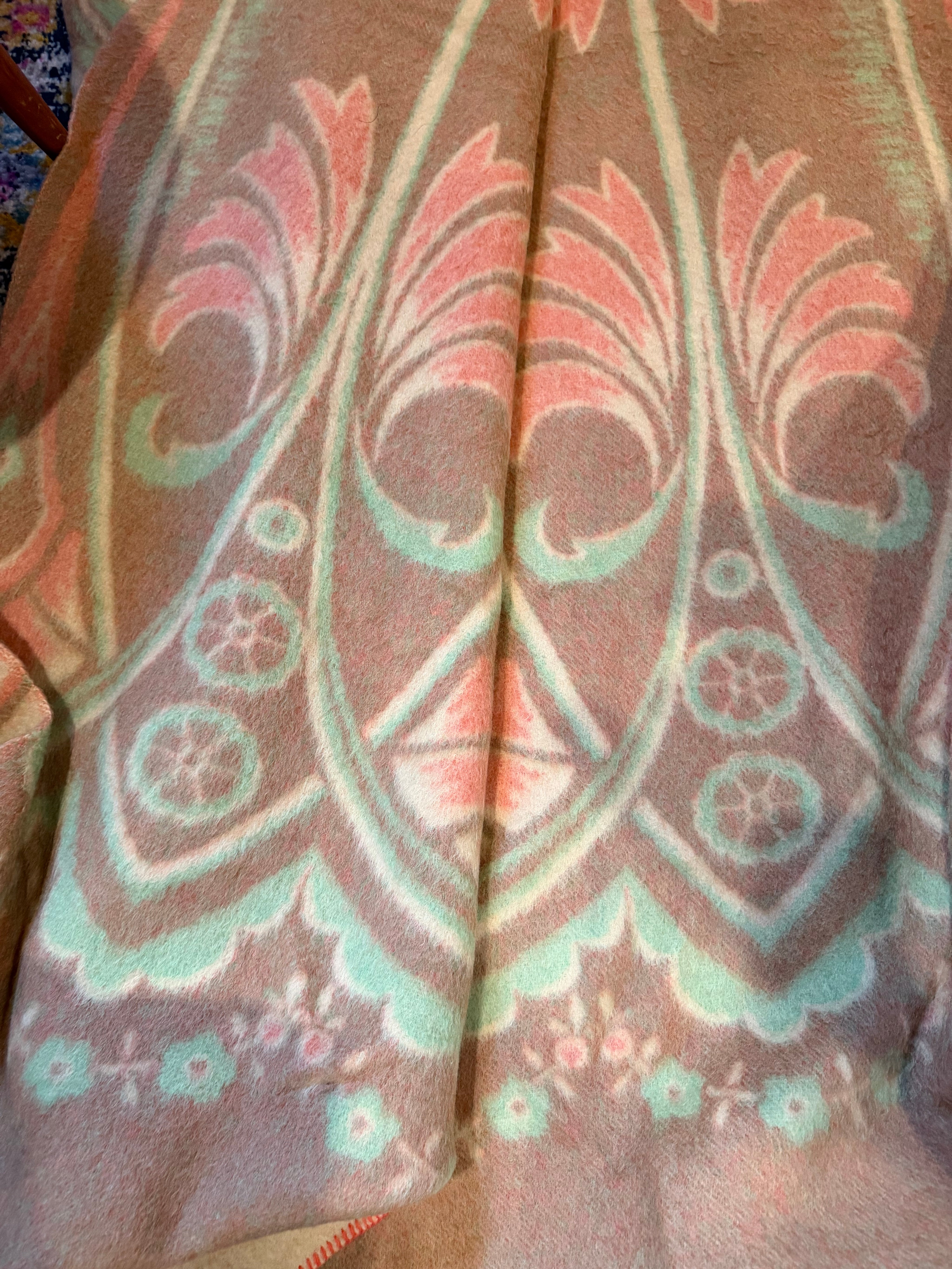 80” x69” Vtg 40s Orr felt  100% Wool Blanket Holland Tulip Reversible Rust & Cream