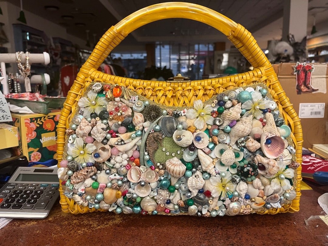 '50s Rare Wicker, Seashell, Pearl Bucket Purse (as is)