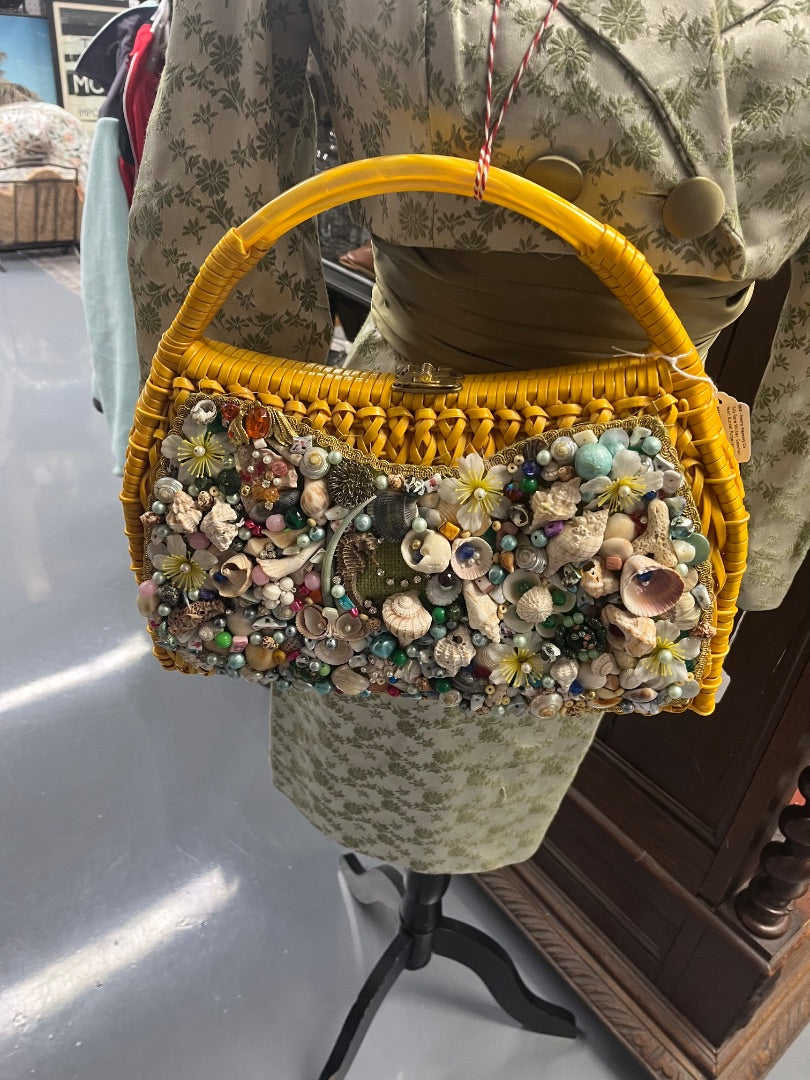 '50s Rare Wicker, Seashell, Pearl Bucket Purse (as is)