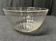 Clear ridged 1.5 L Pyrex bowl