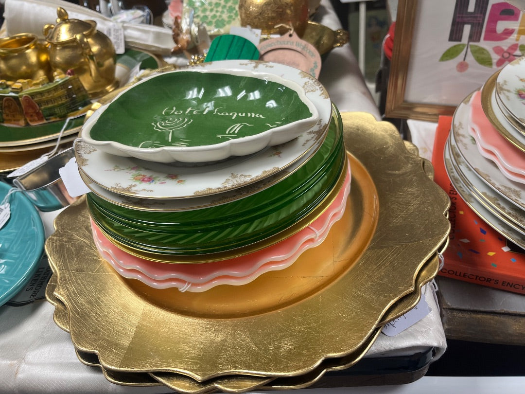 VTG GR. Depression Glass Swirl Plate 8"