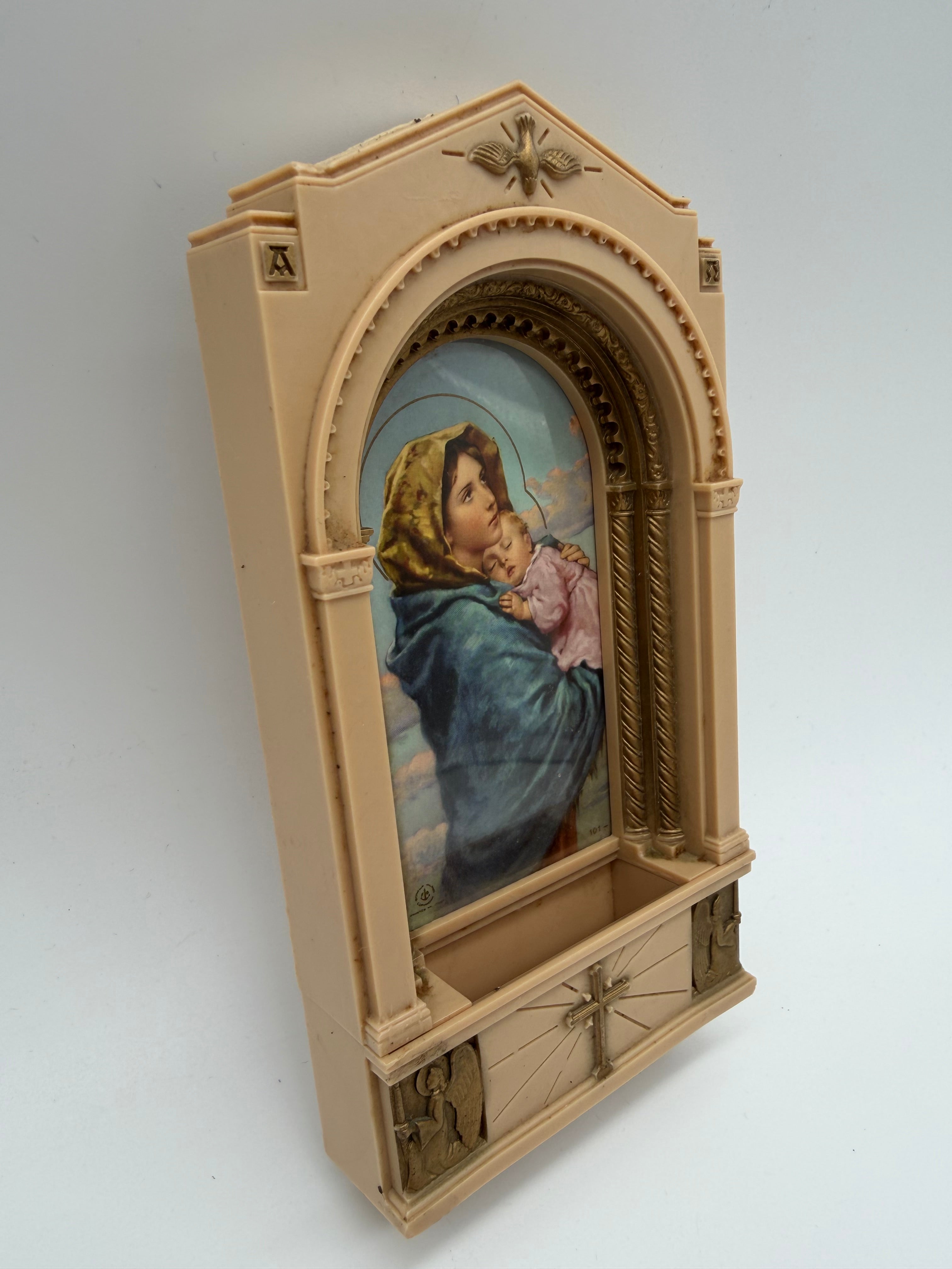 7” Madonna and child plastic wall hanging 1950’s