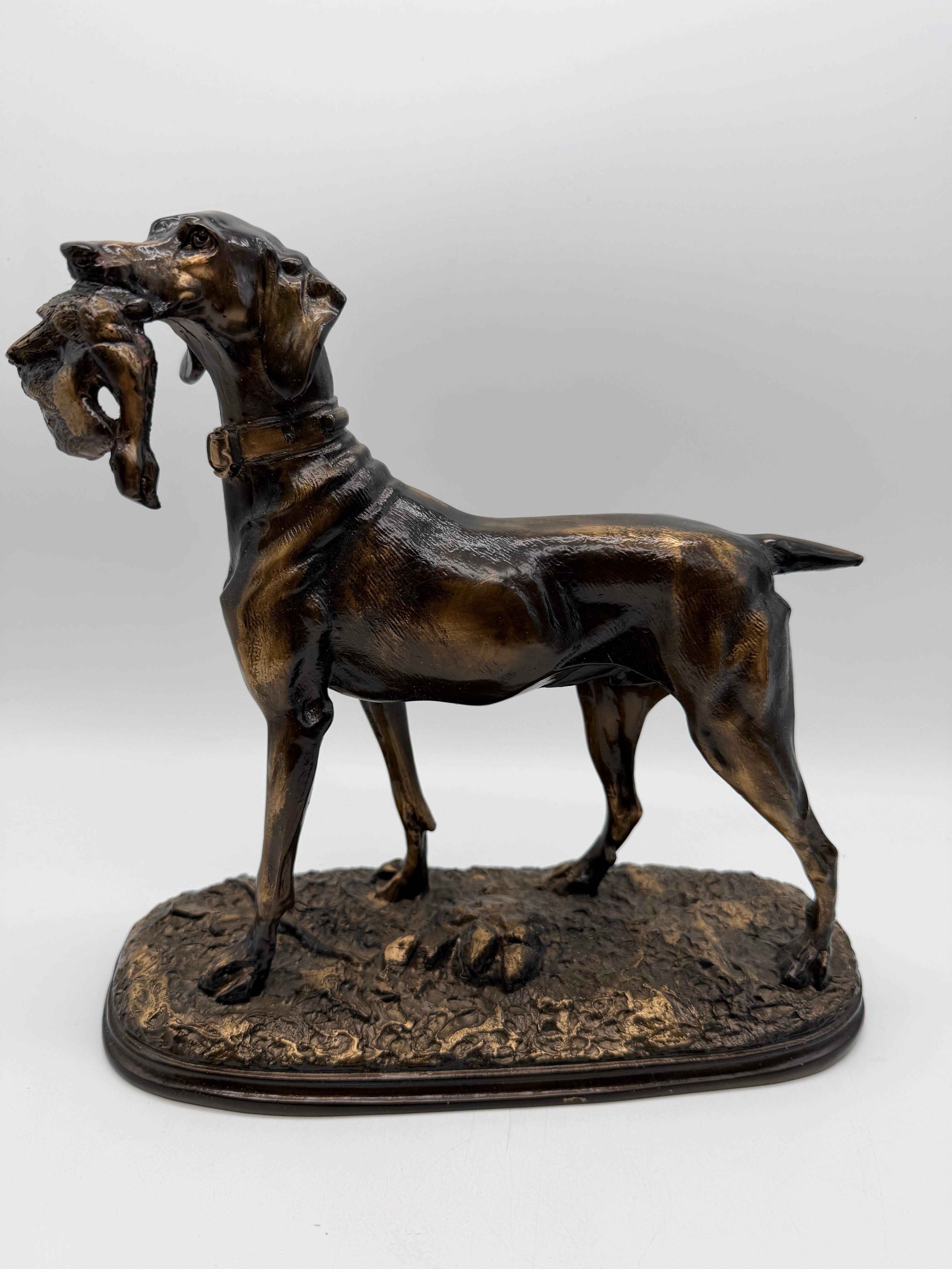 11” Gun dog, Pointer with bird, bronze resin ENGLAND by Thomas Blakemore