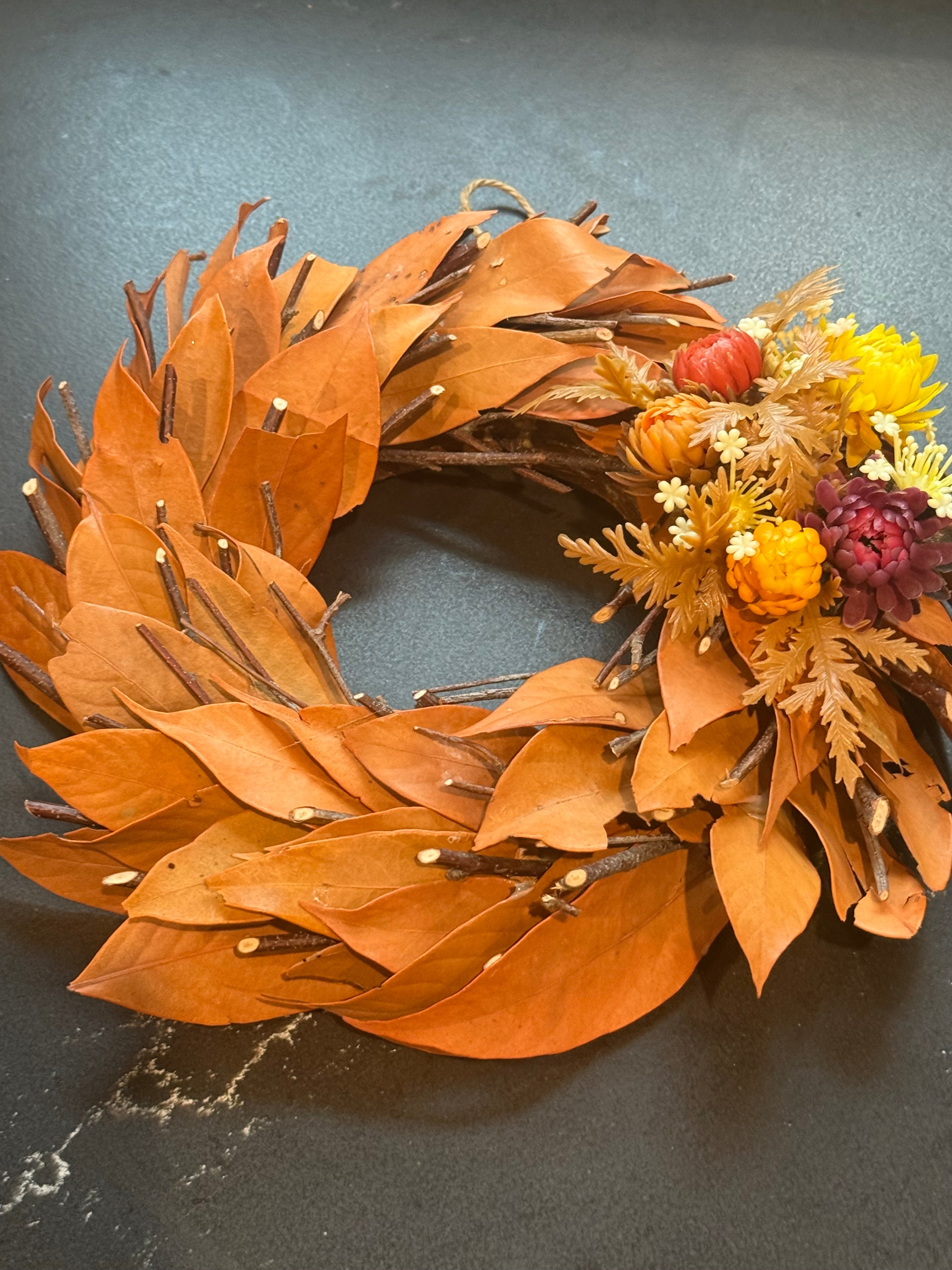 VTG dried bay leaf wreath with artificial flowers