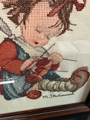 HUMMEL CROSS STITCH ART - KNITTER
