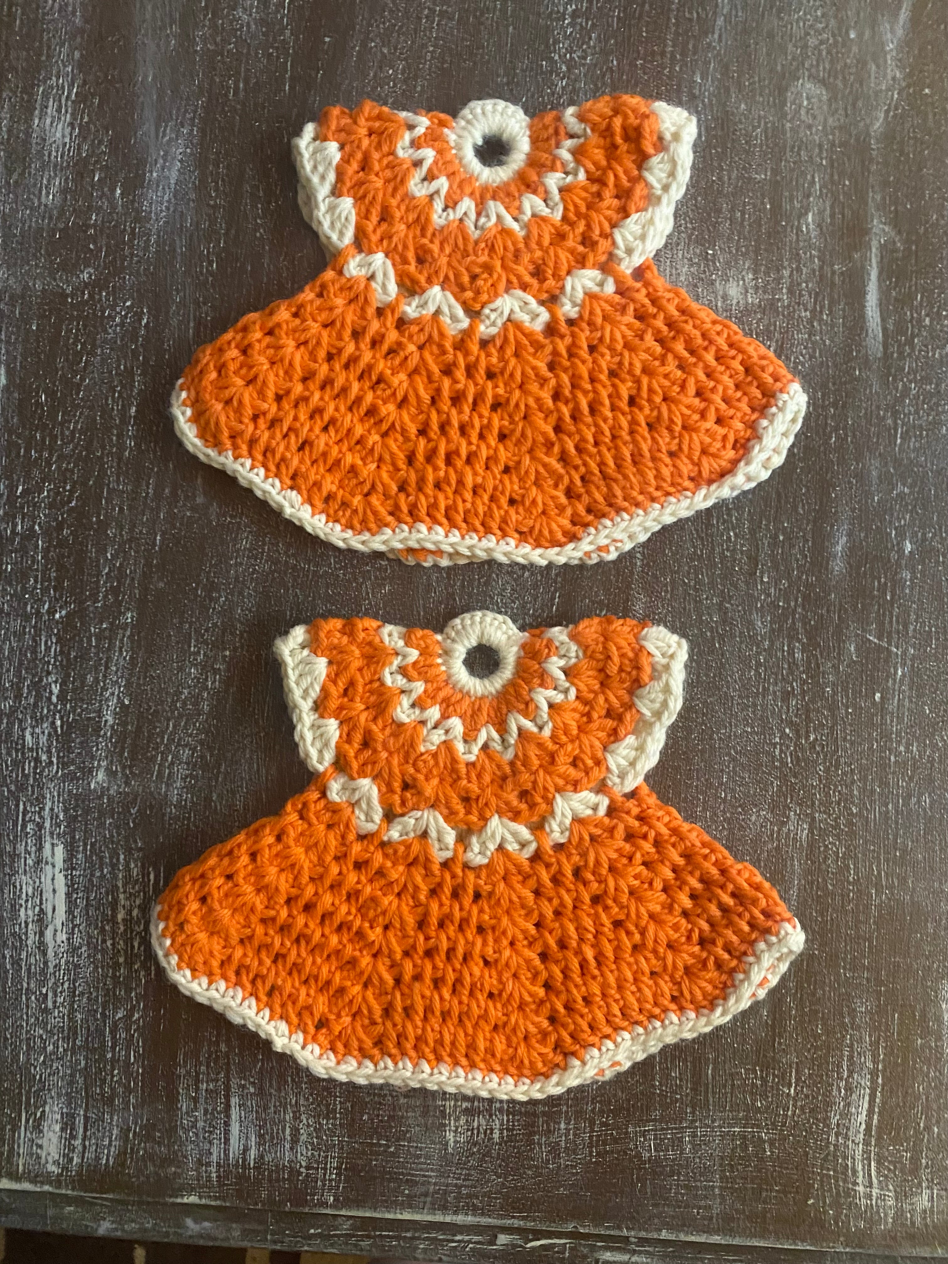 Vtg Crochet Dress Pot Holders (set of 2) Light Orange
