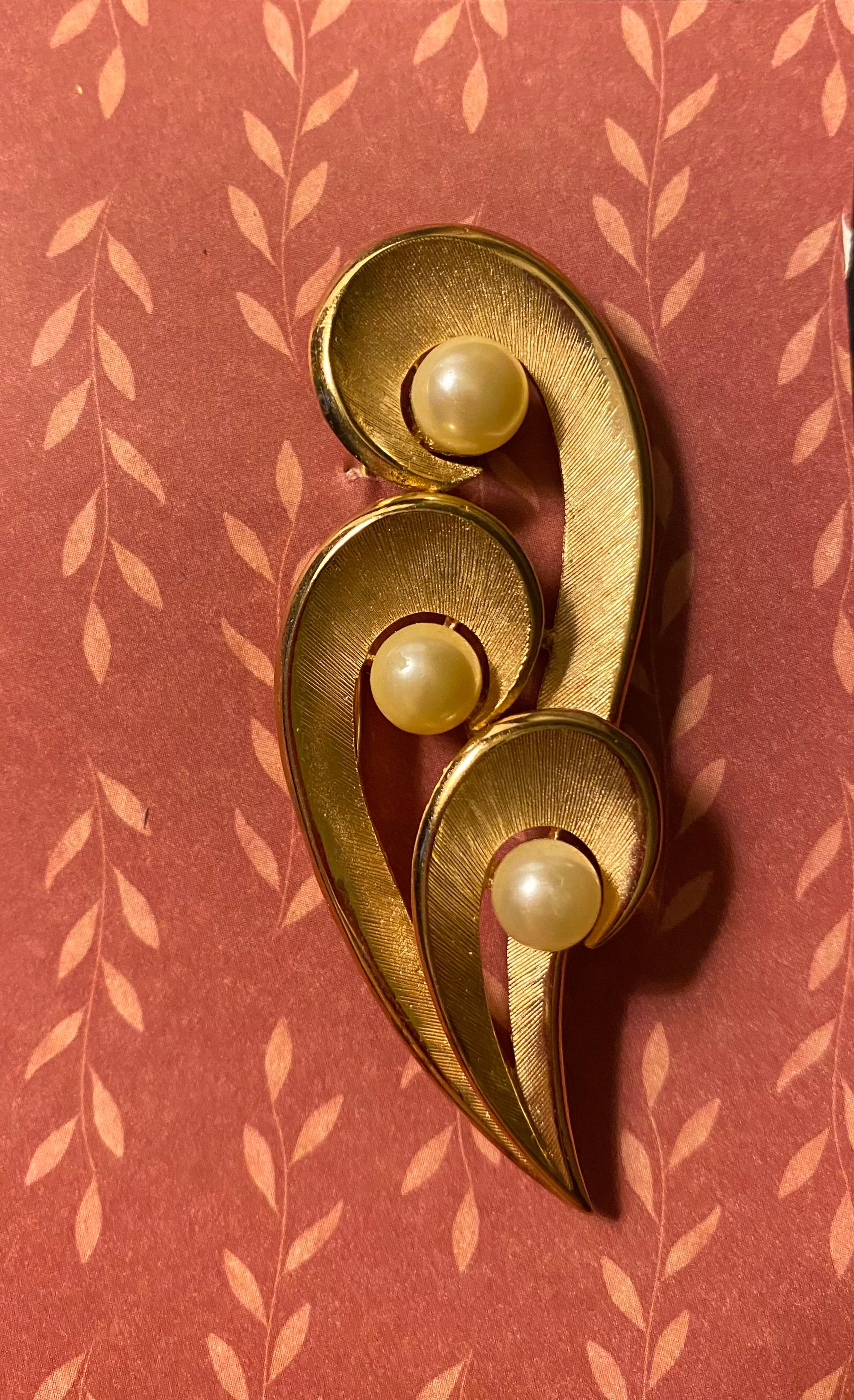 Vtg Crown Trifari Gold Toned and Pearl Triple Floral Swirl Brooch