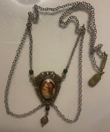 Vtg Pididdly Links Lady Cameo Necklace-Gold Toned Chain