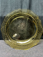 Yellow plate with design