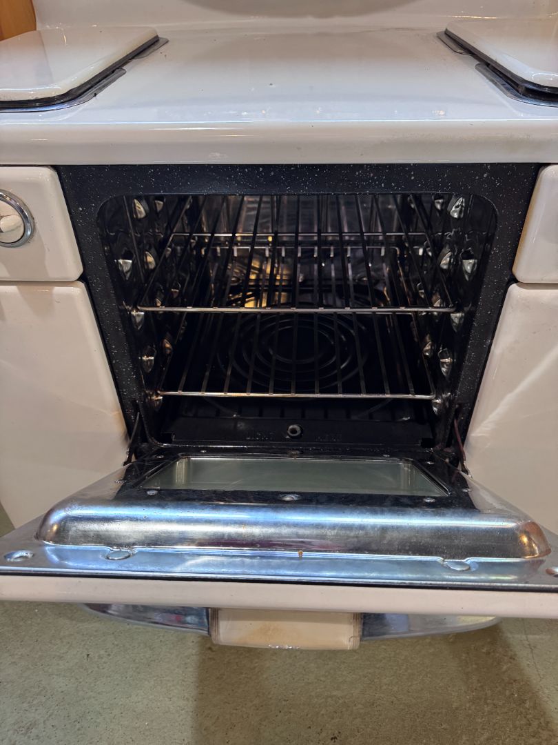 Vintage 1952 Tappan Deluxe Gas Stove