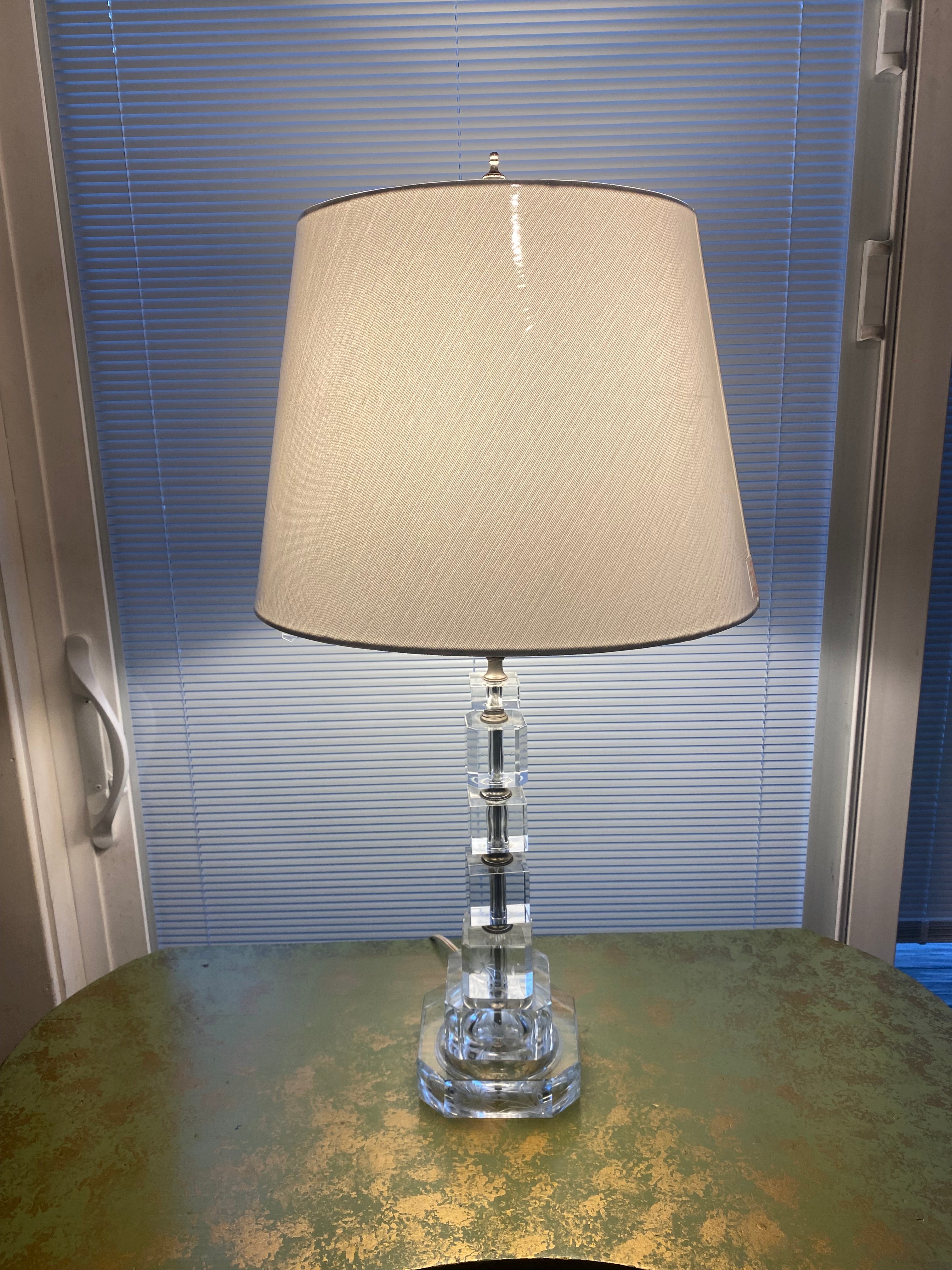 Vtg Etched Lucite Cubes Lamp-3 way bulb