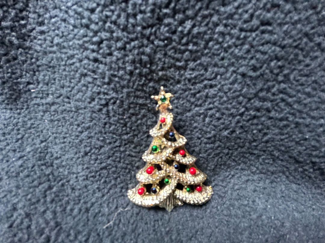 Silver tree brooch