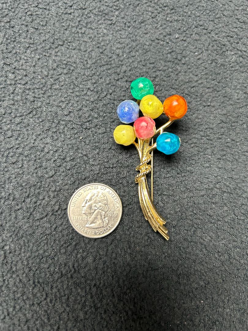 7 balloon stones pin