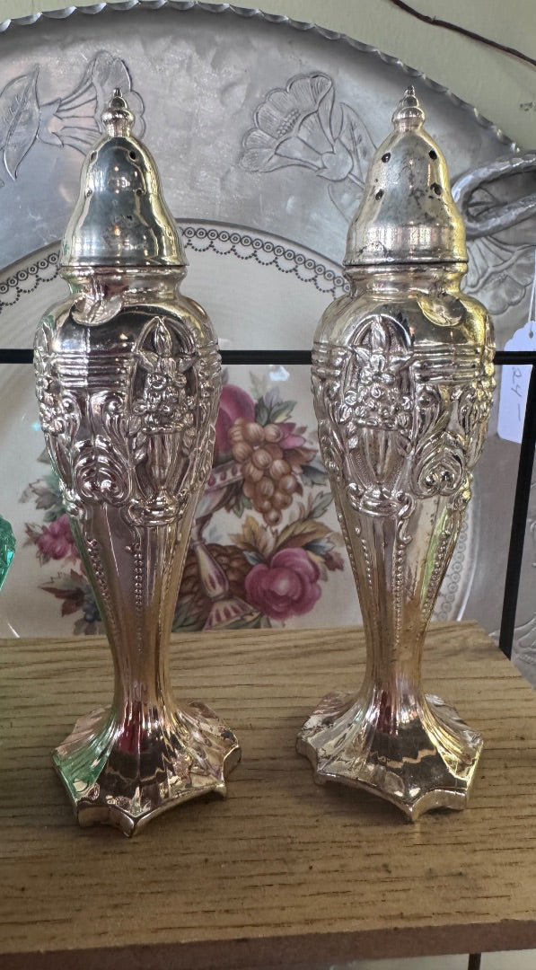 Pair of Harmony House metal salt & pepper shakers