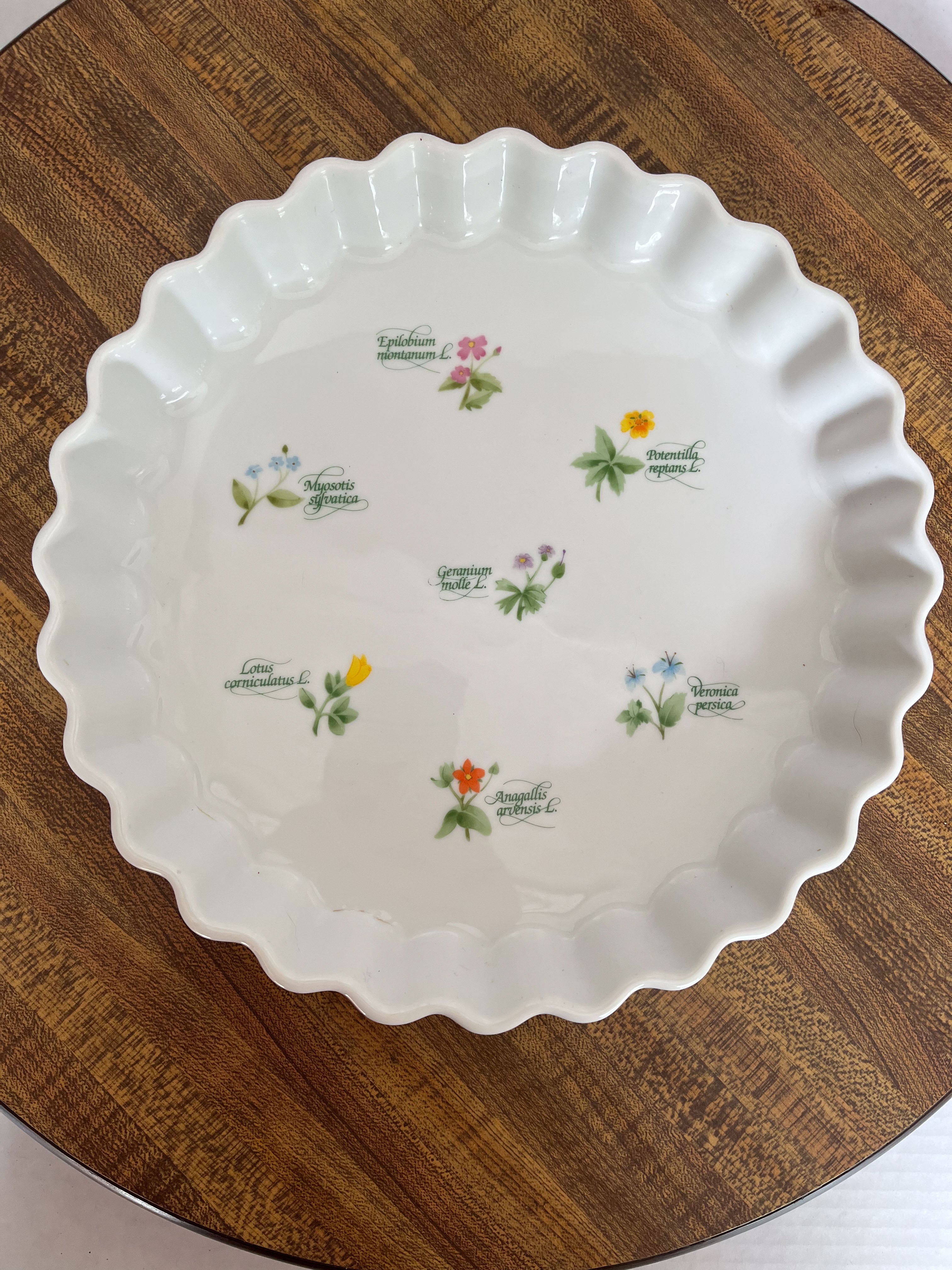 Anchor Hocking Floret Quiche Dish