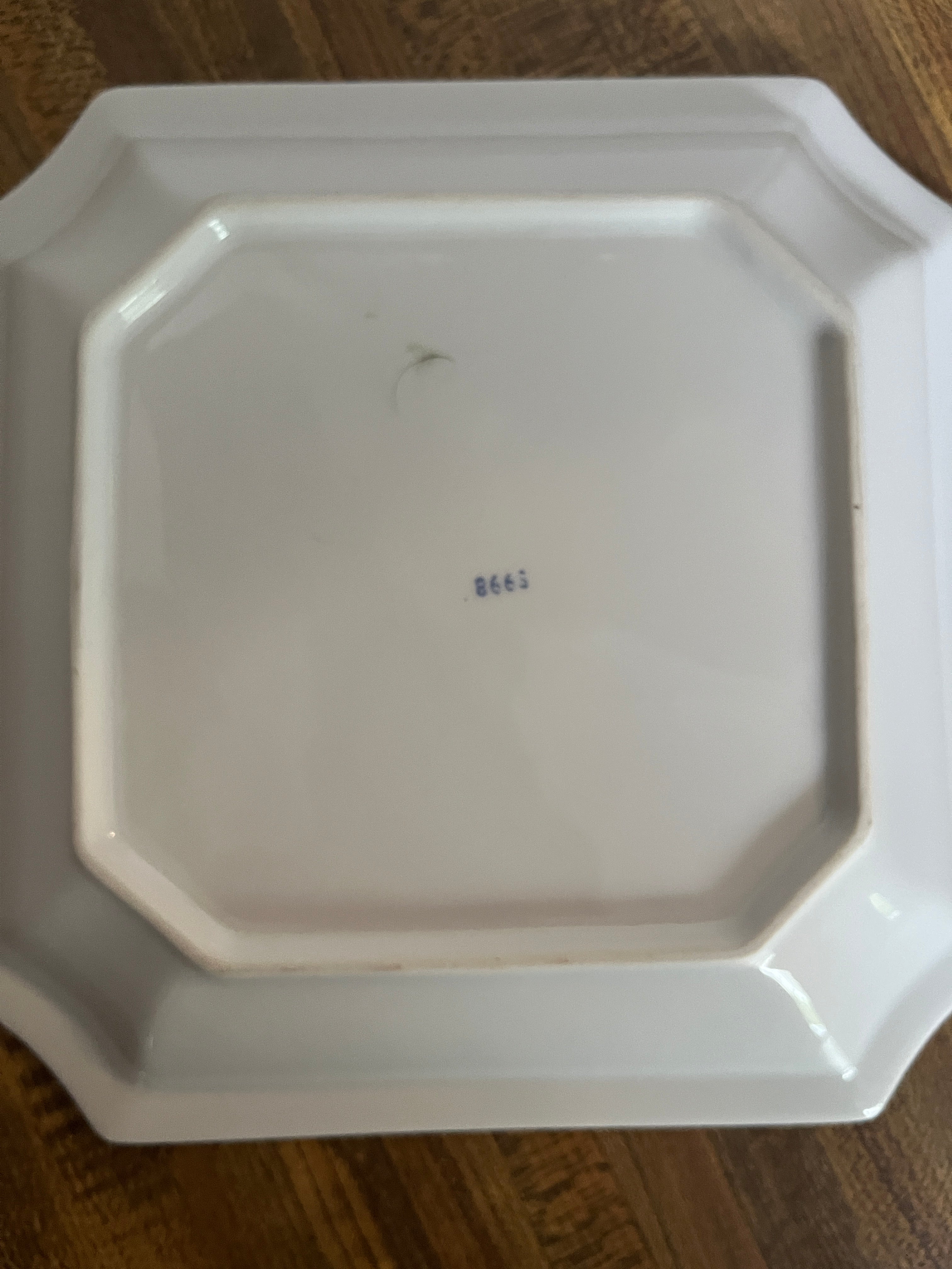 Andrea by Sadek Plate with Square Edges