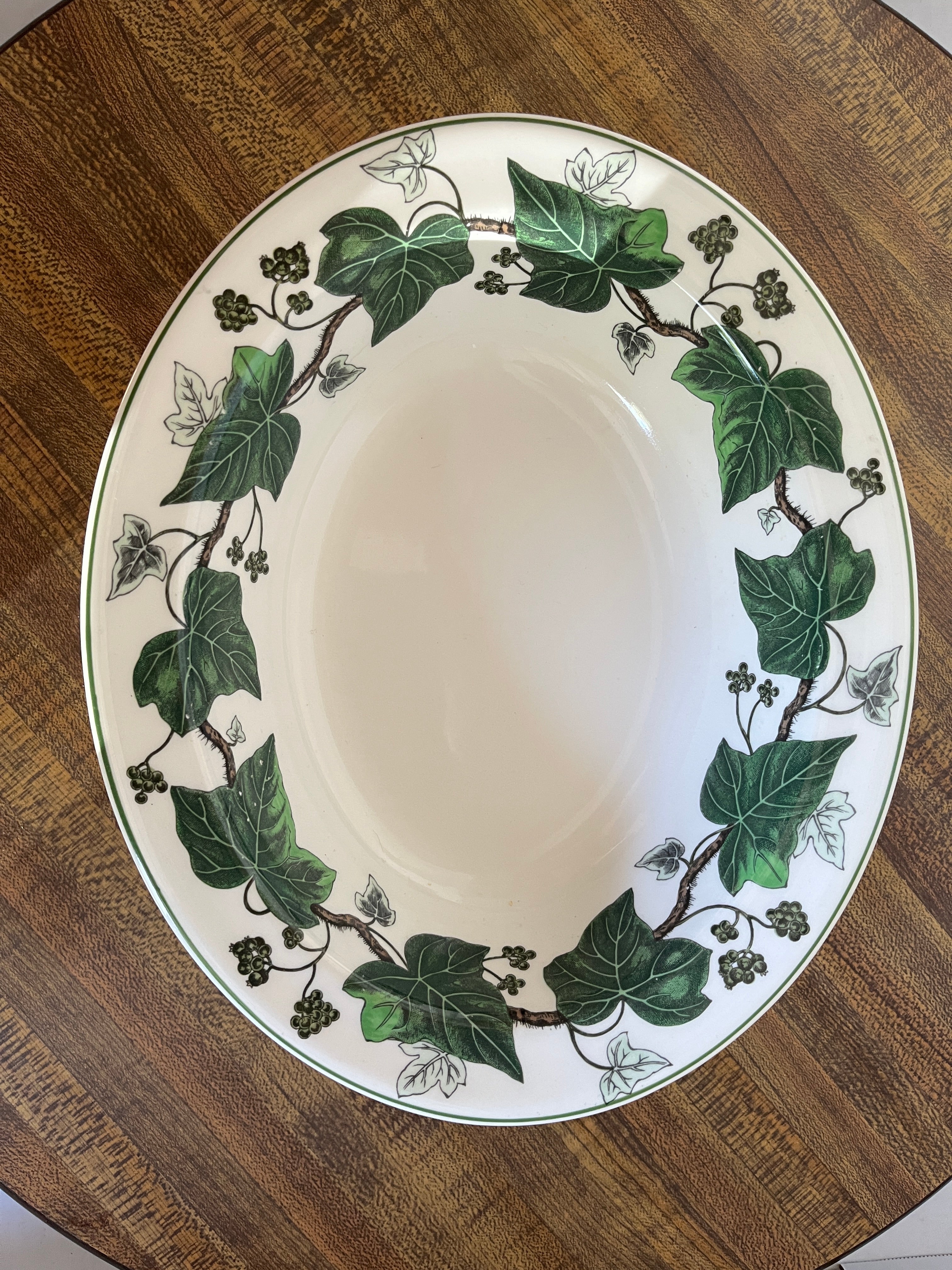 Wedgwood Napoleon Ivy Oval Serving Bowl