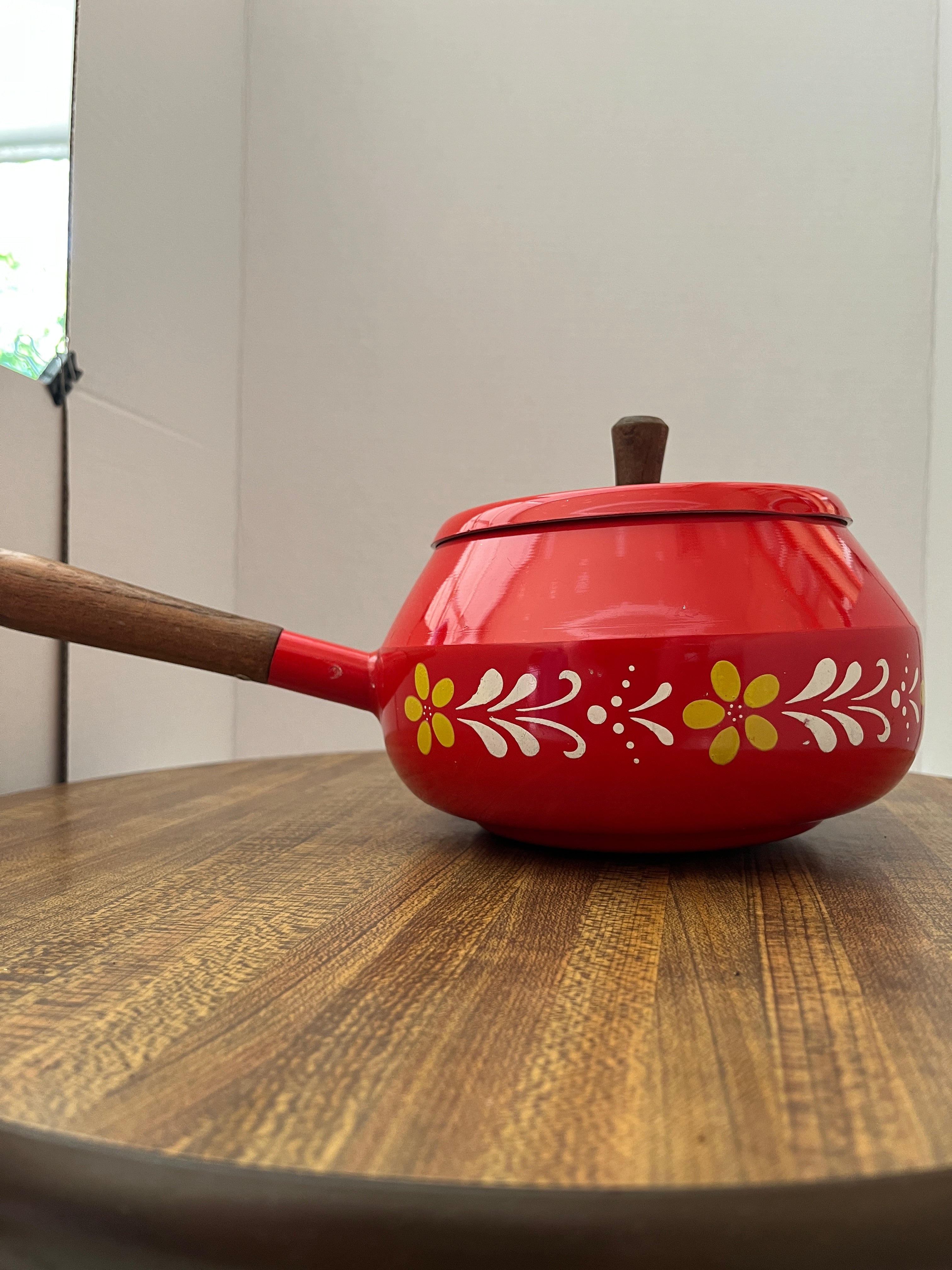 Aluminum Red Fondue Pot
