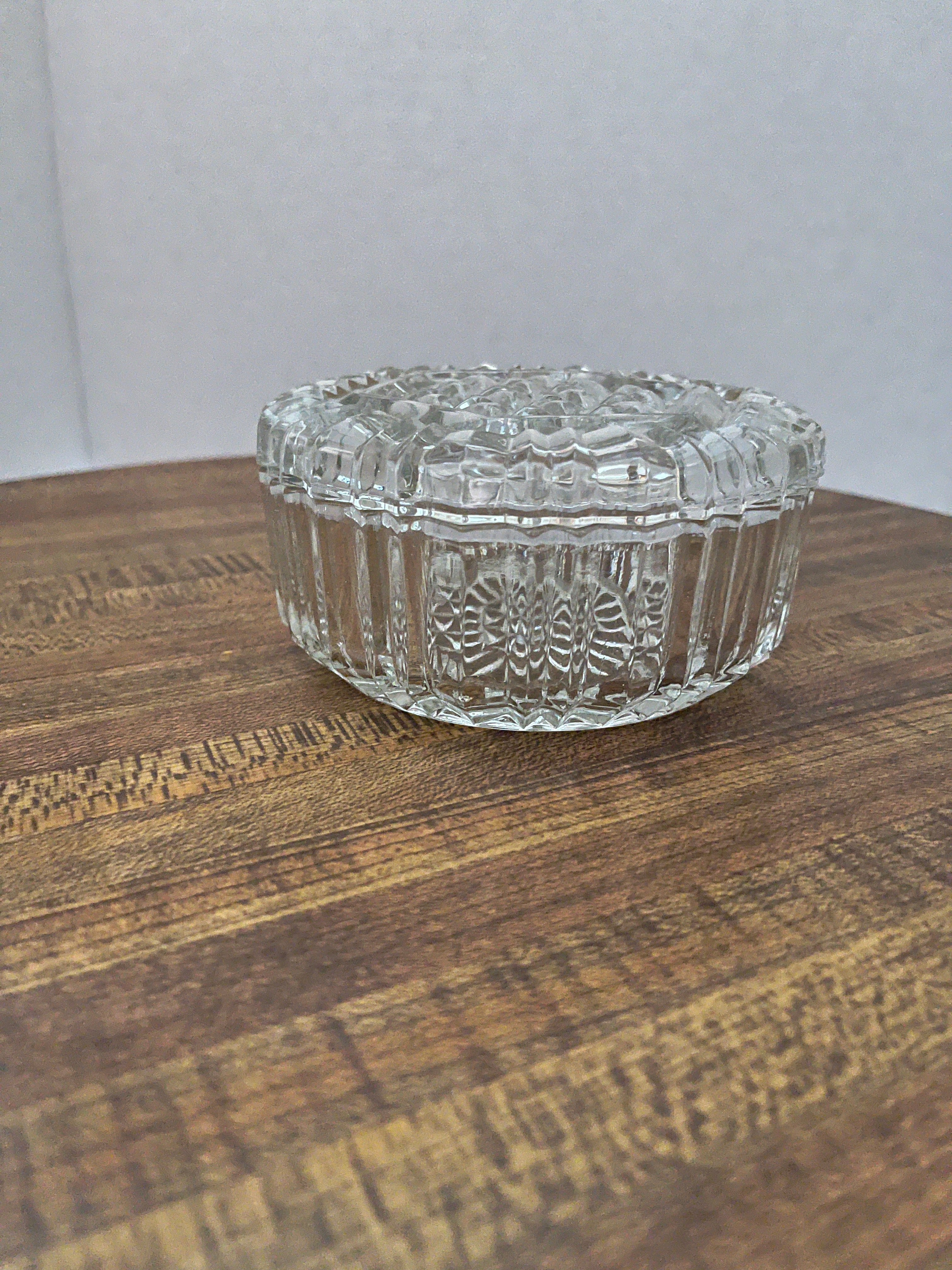 Round Clear Glass Lidded Ridge Geometric Candy Dish