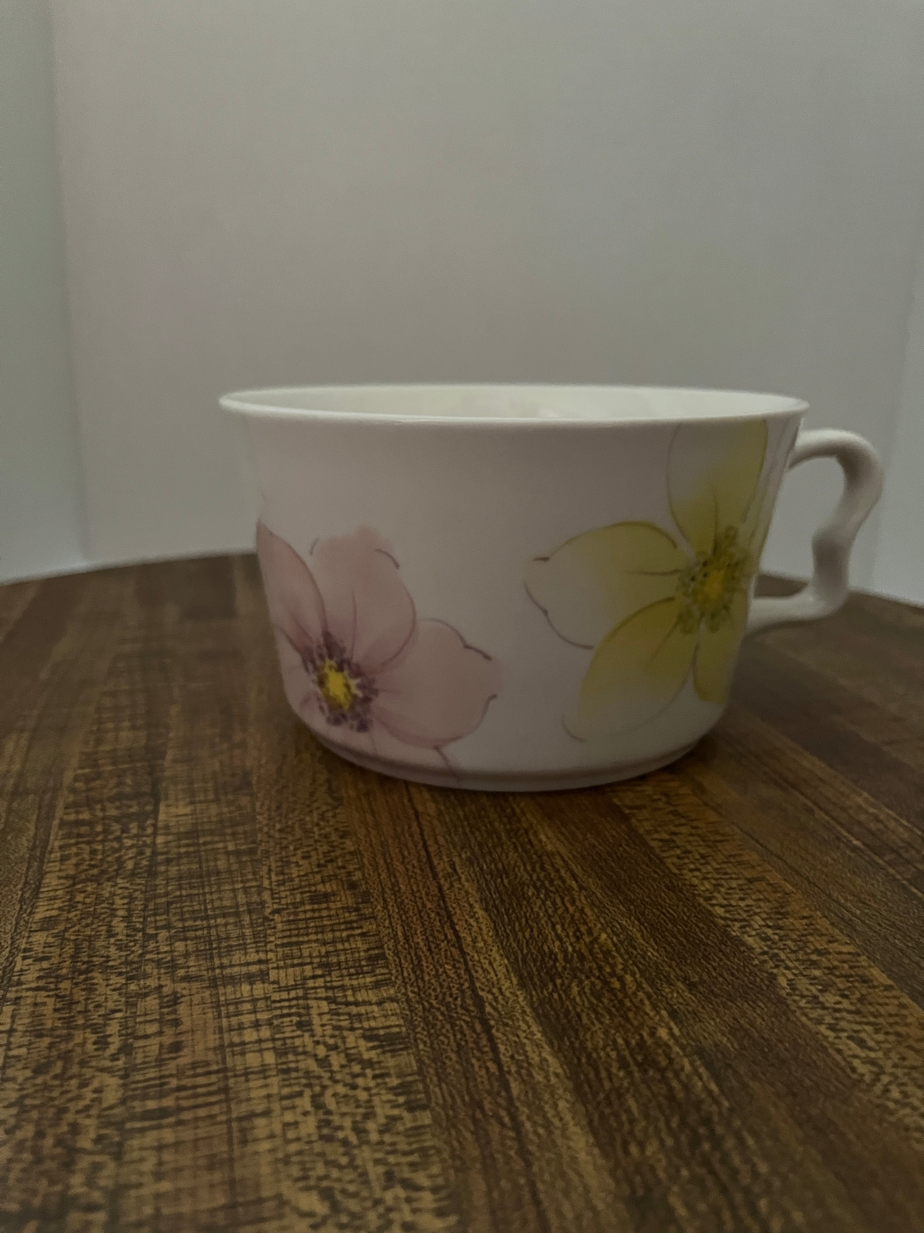 Total Art Floral Bowl w/ Handle