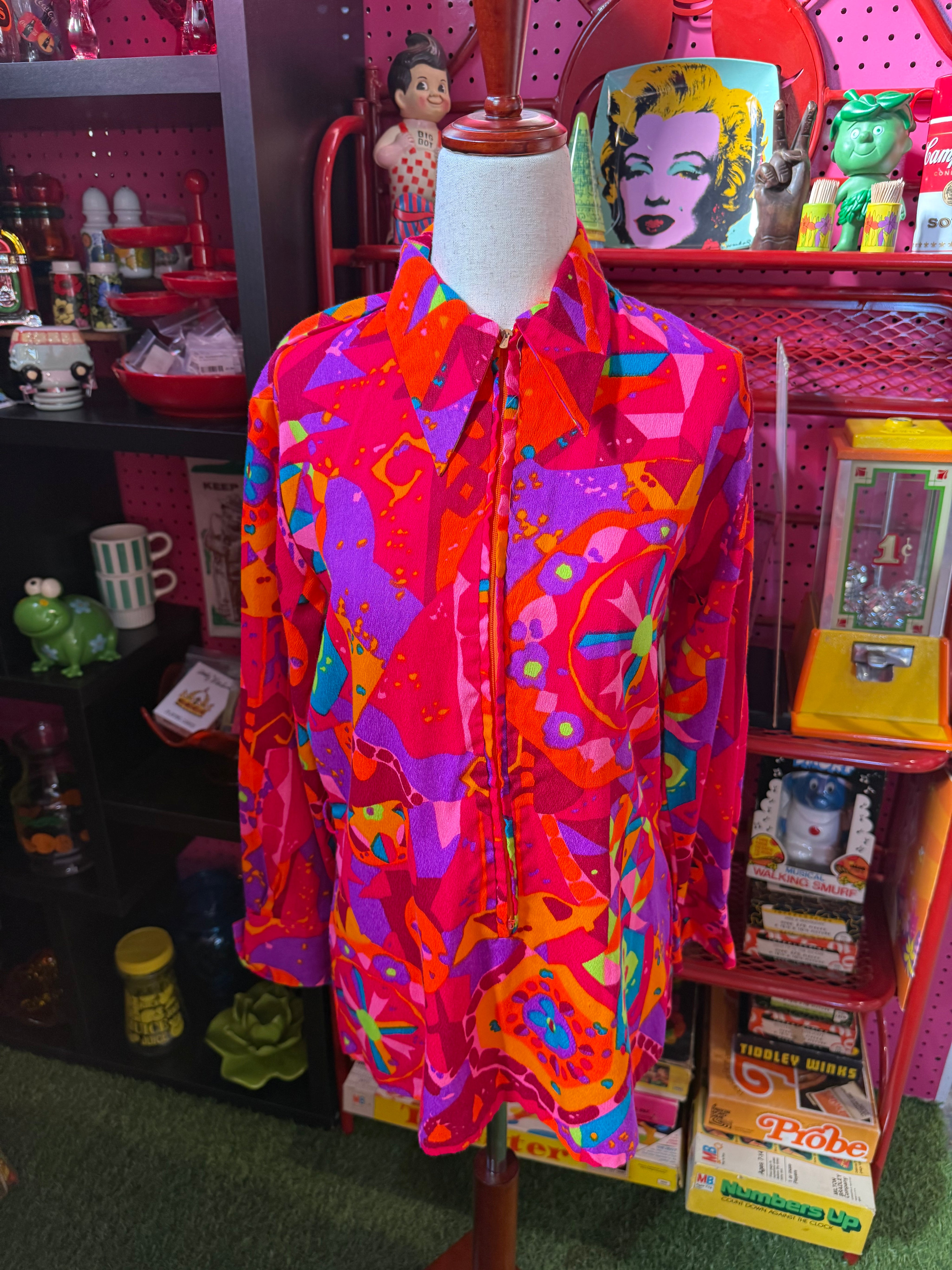 VTG Psychedelic Print Permanent Press Pink Top Long Sleeve Dagger Collar