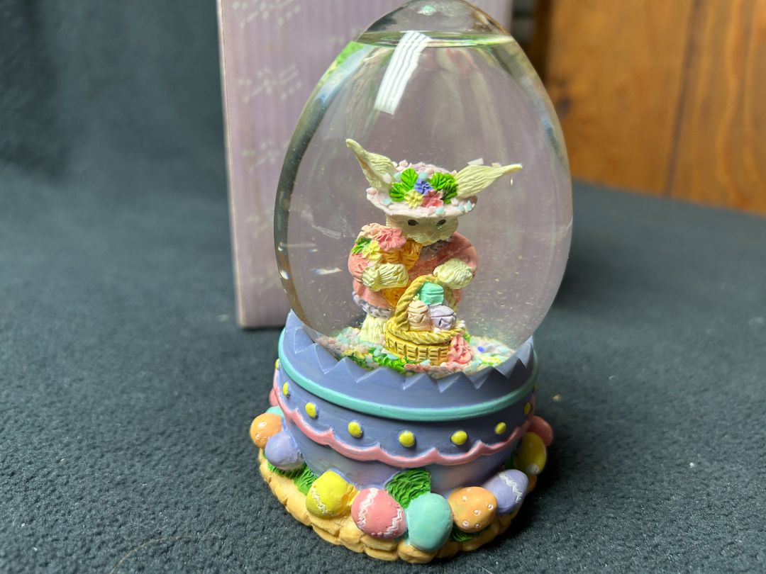 Easter egg-shaped glass water globe