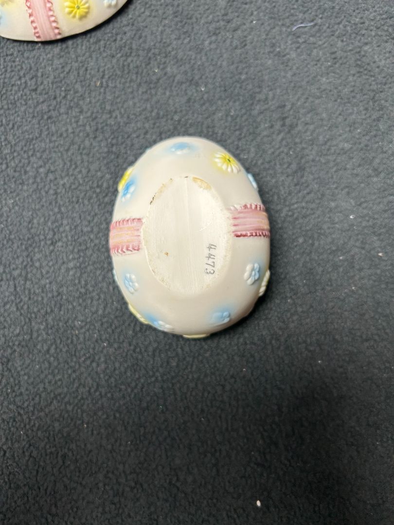Sm. pink ribbon egg w/blue/yellow flowers