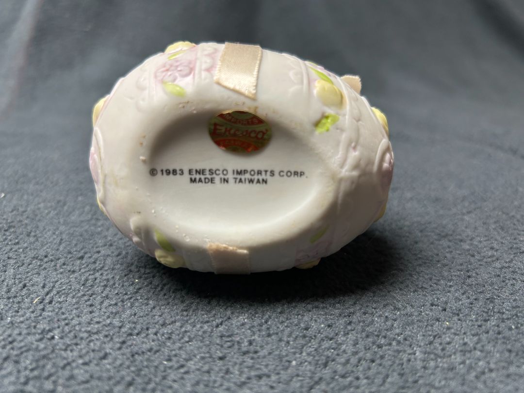 Enesco-Peach ribbon egg