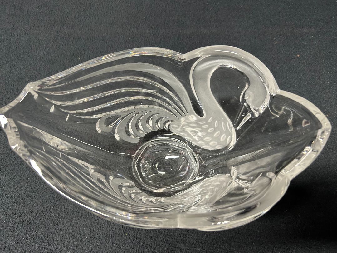Frosted Swan Bowl