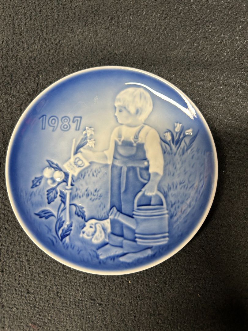 1987 Children's Day Plate