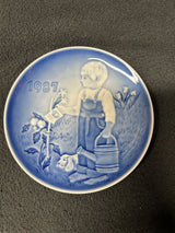 1987 Children's Day Plate