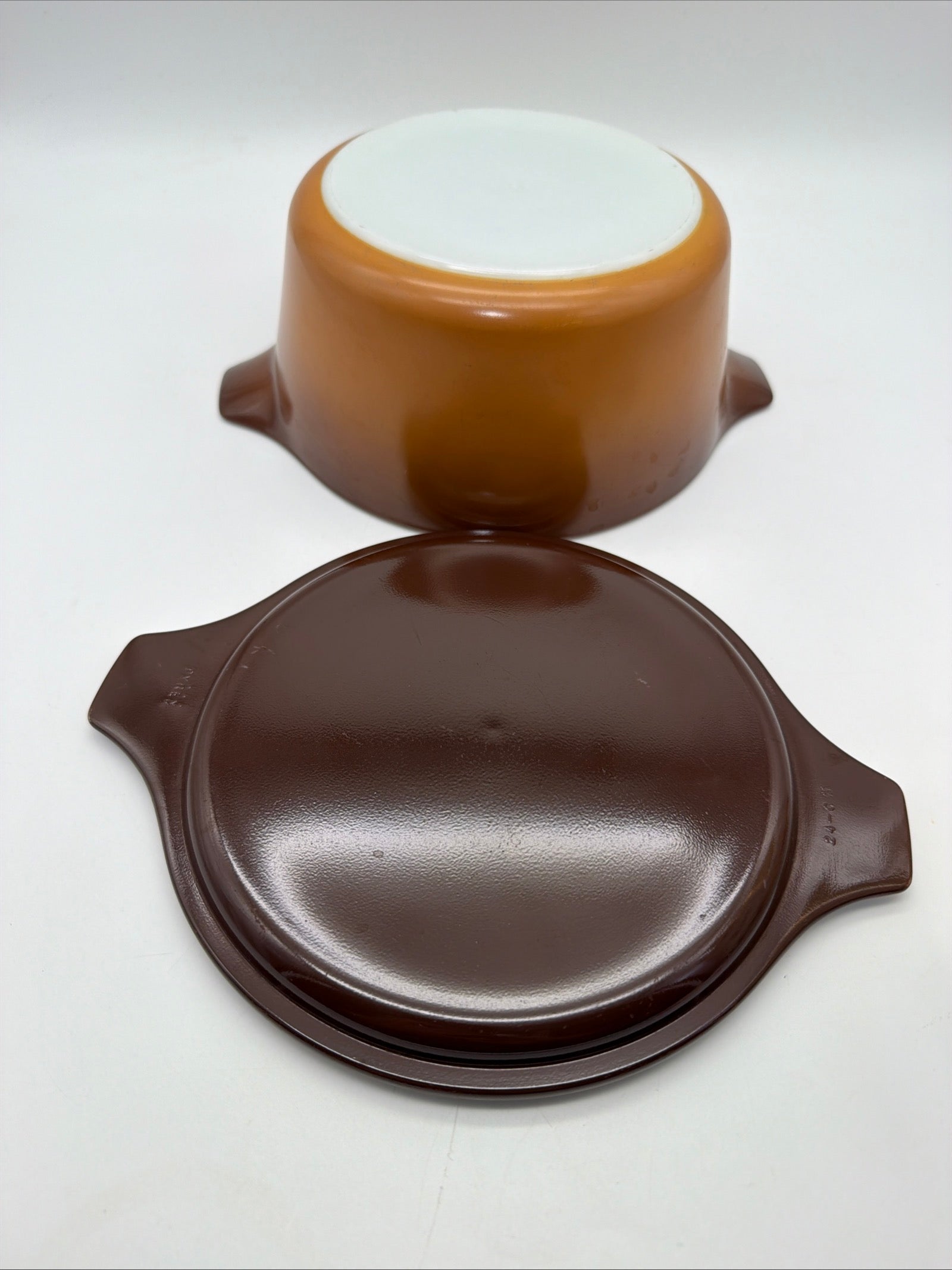 Pyrex 474  butterscotch Brown