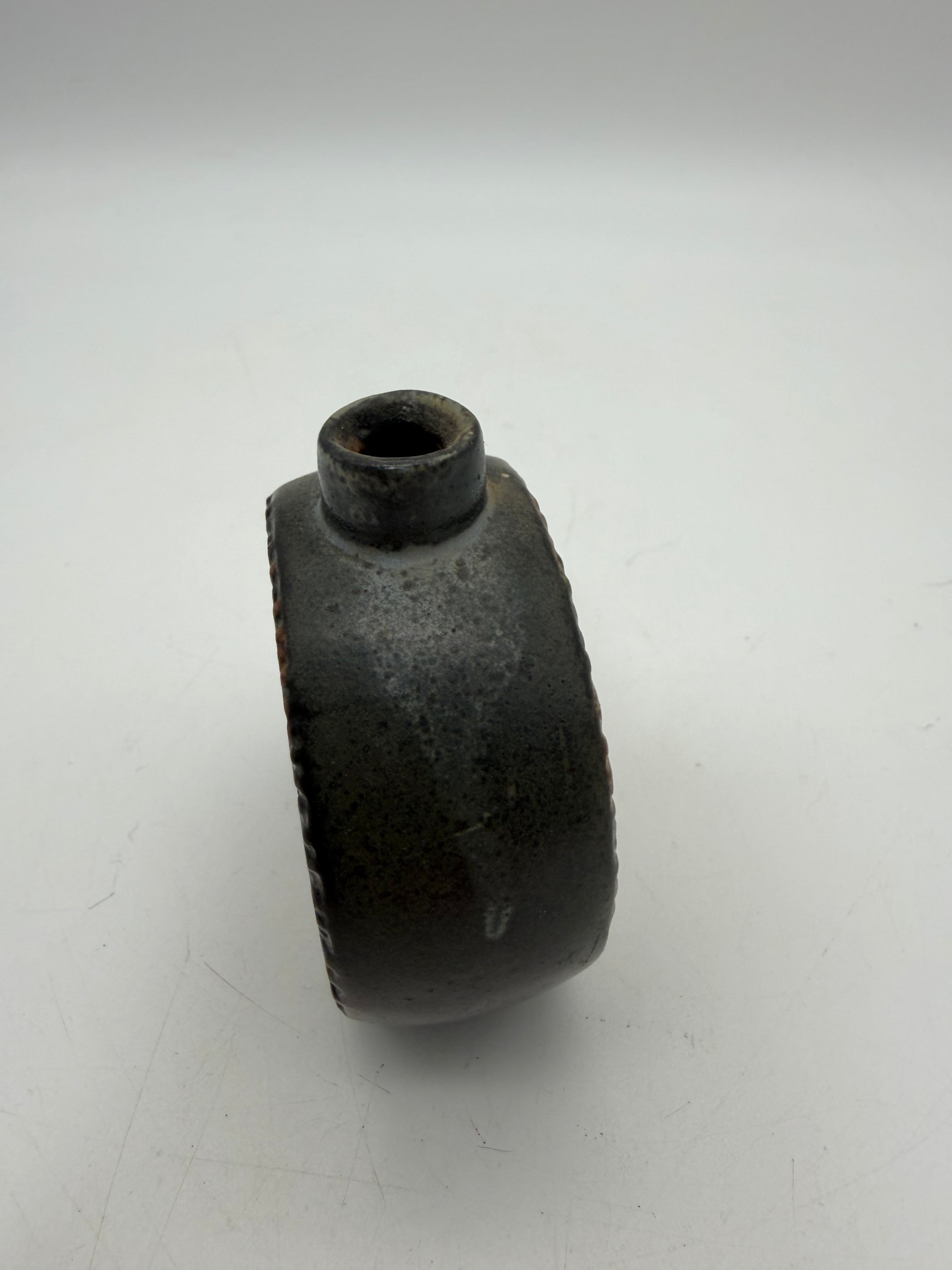 Round bird weed vase pottery brown