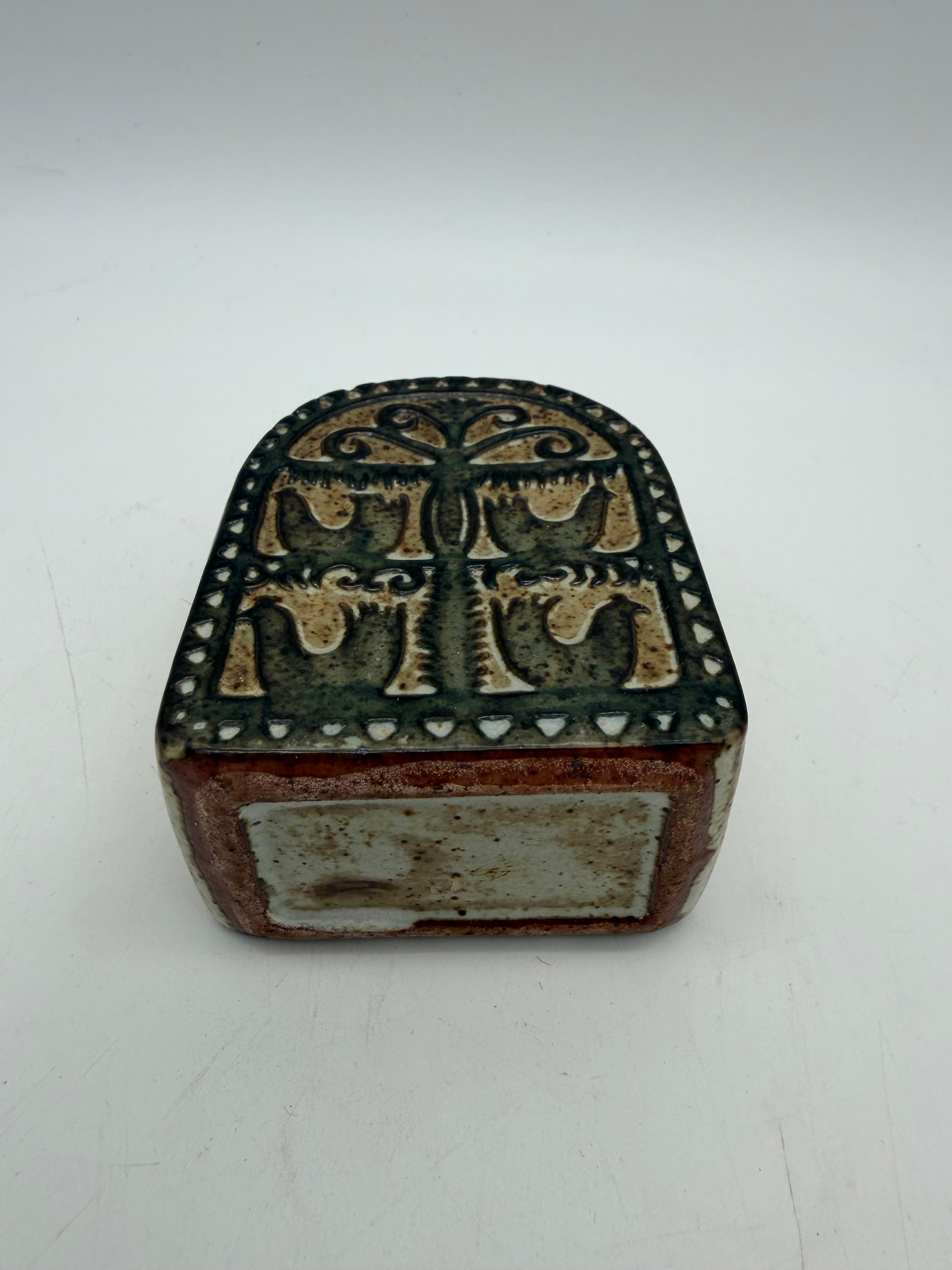 Hans Schirmer Germany Weed pot bird relief brown